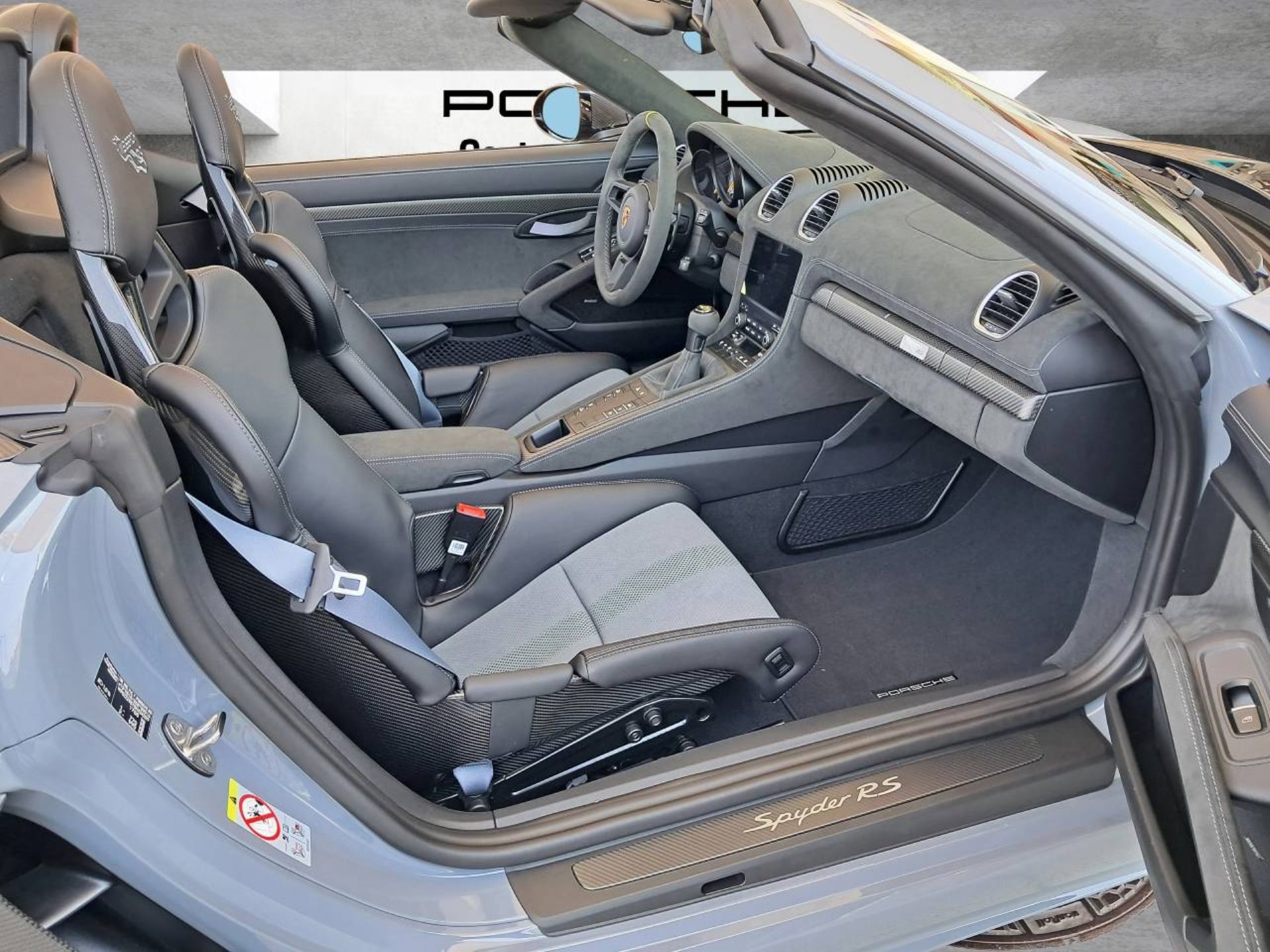 PORSCHE 718 Spyder RS-image-14