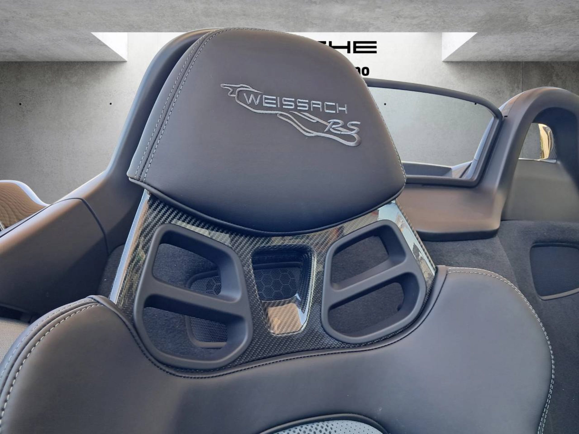 PORSCHE 718 Spyder RS-image-27