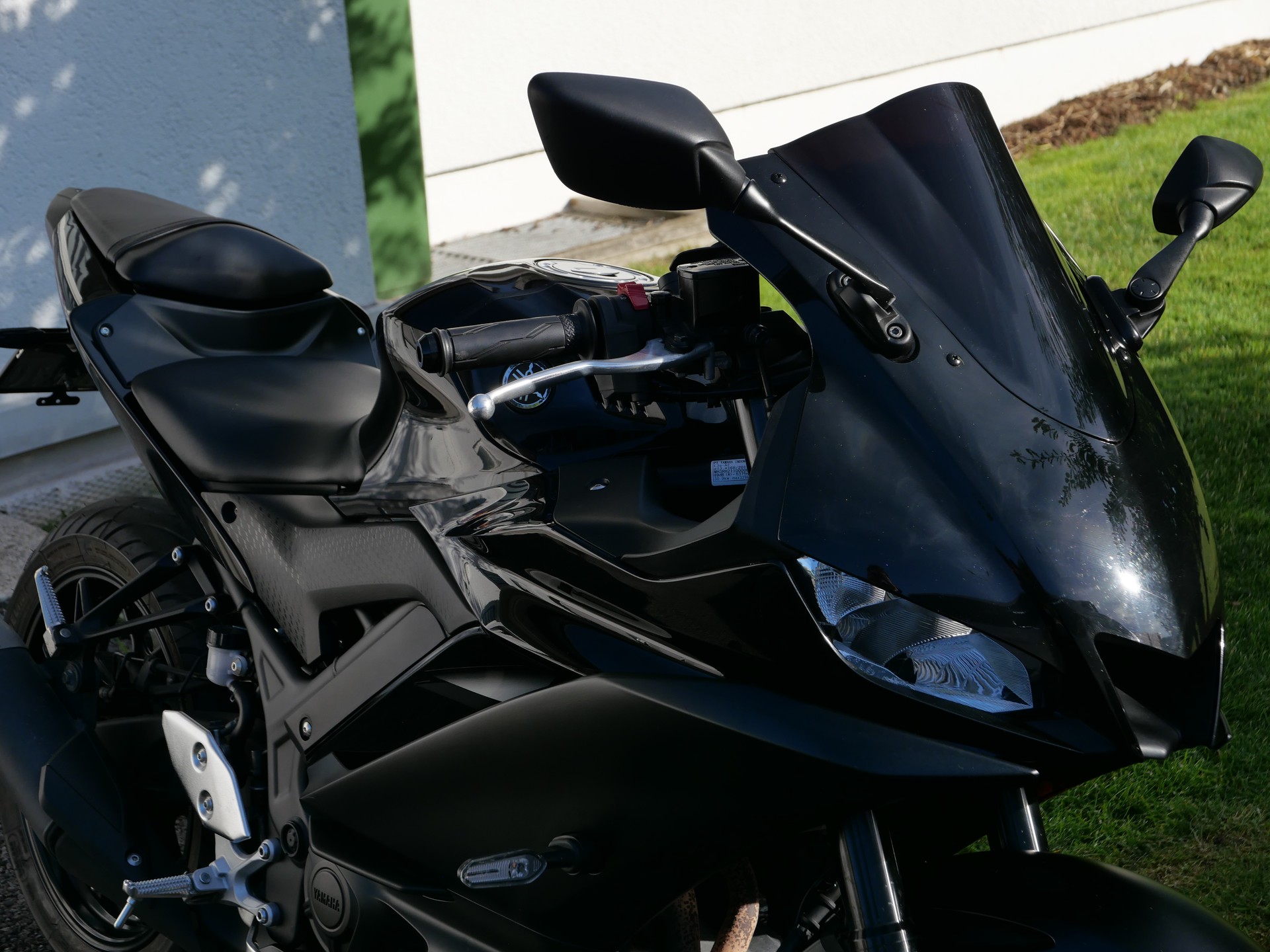 YAMAHA YZF-R3-image-2