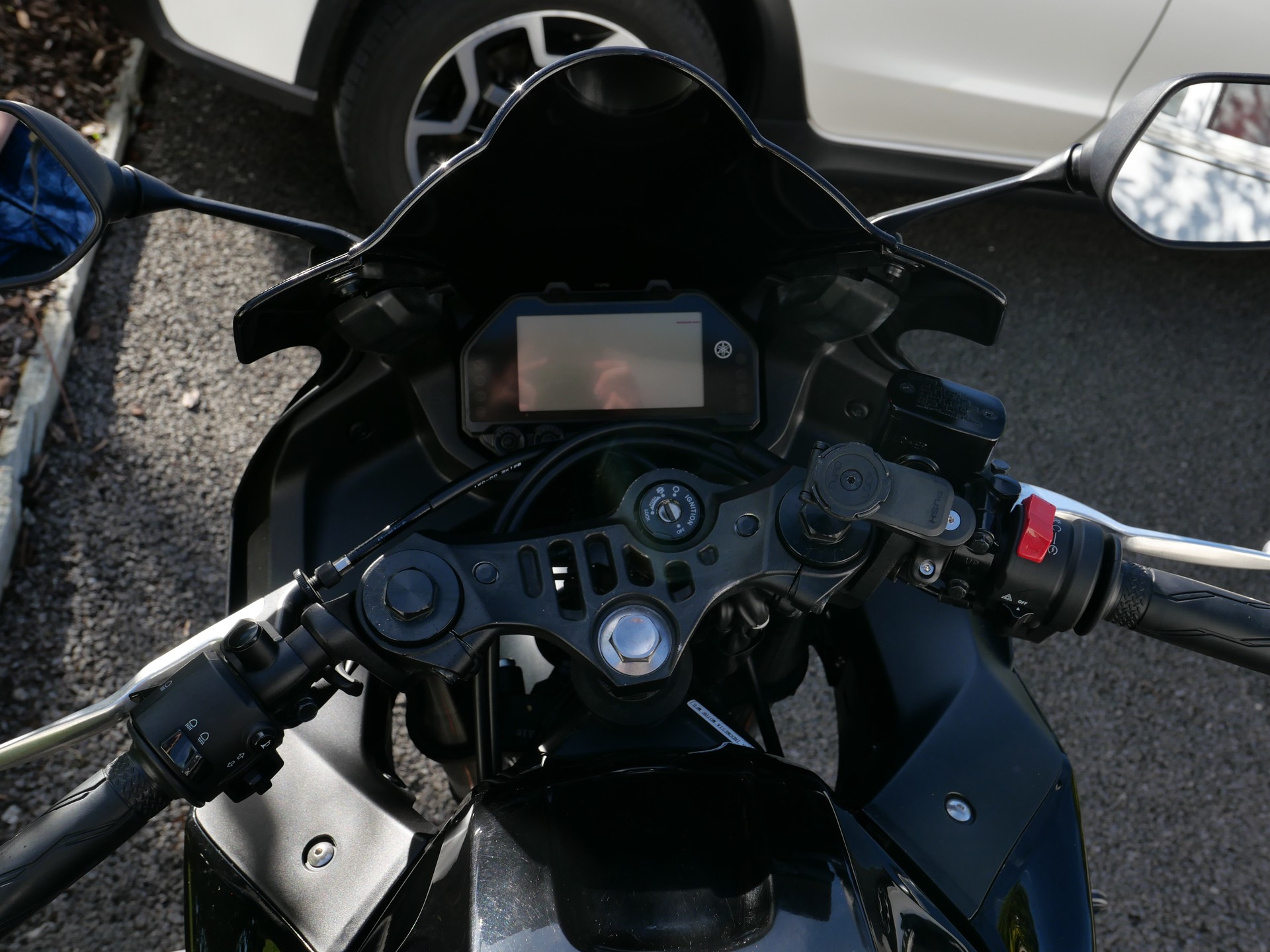 YAMAHA YZF-R3-image-8