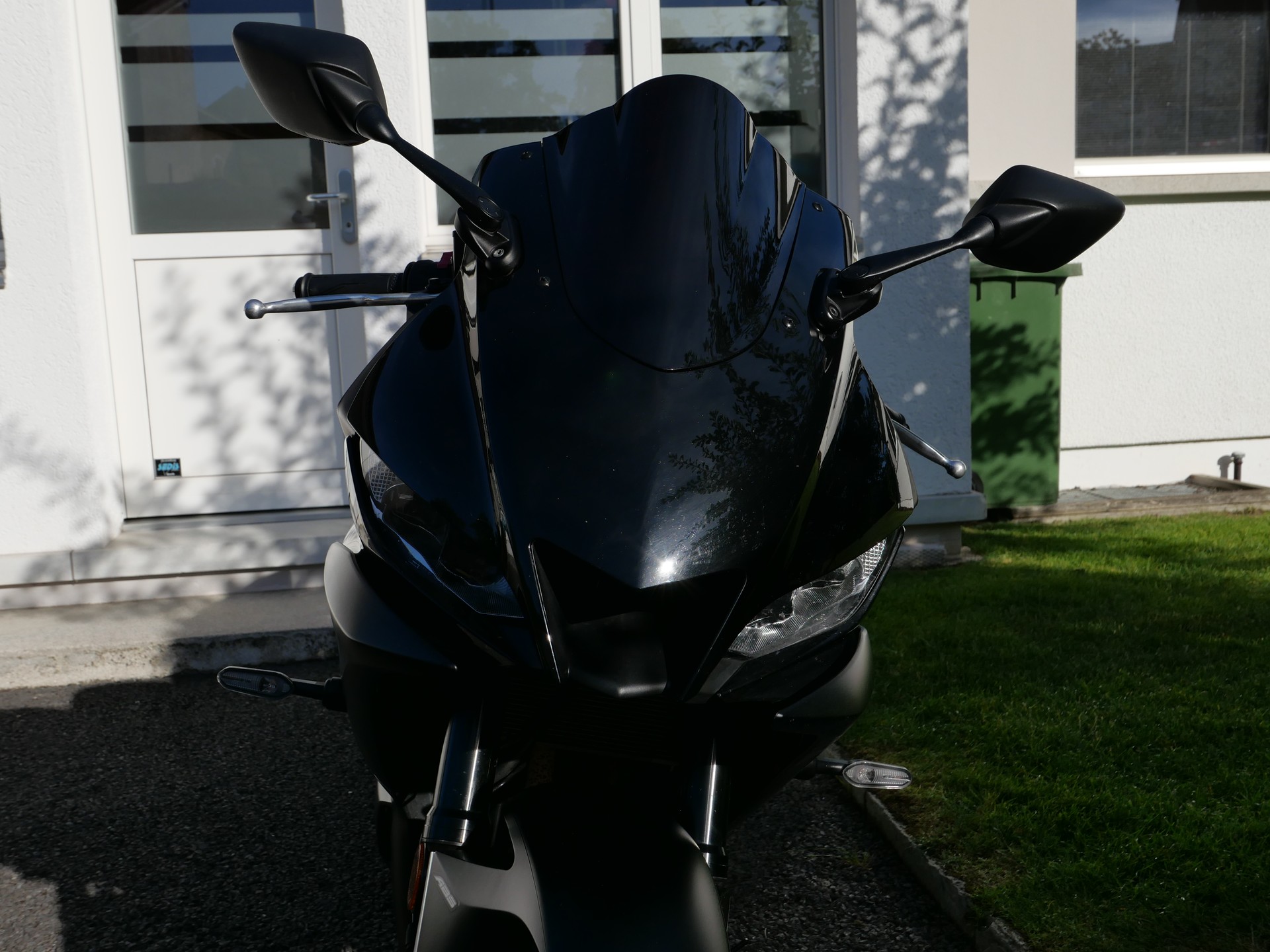 YAMAHA YZF-R3-image-6