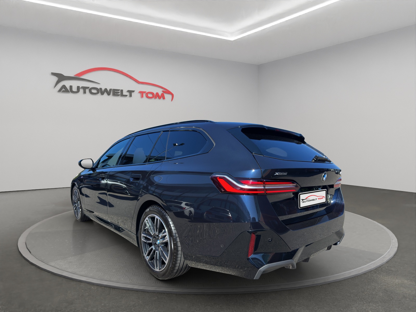 BMW 520d xDrive 48V Touring M Sport *CH*gratis Service*-image-4