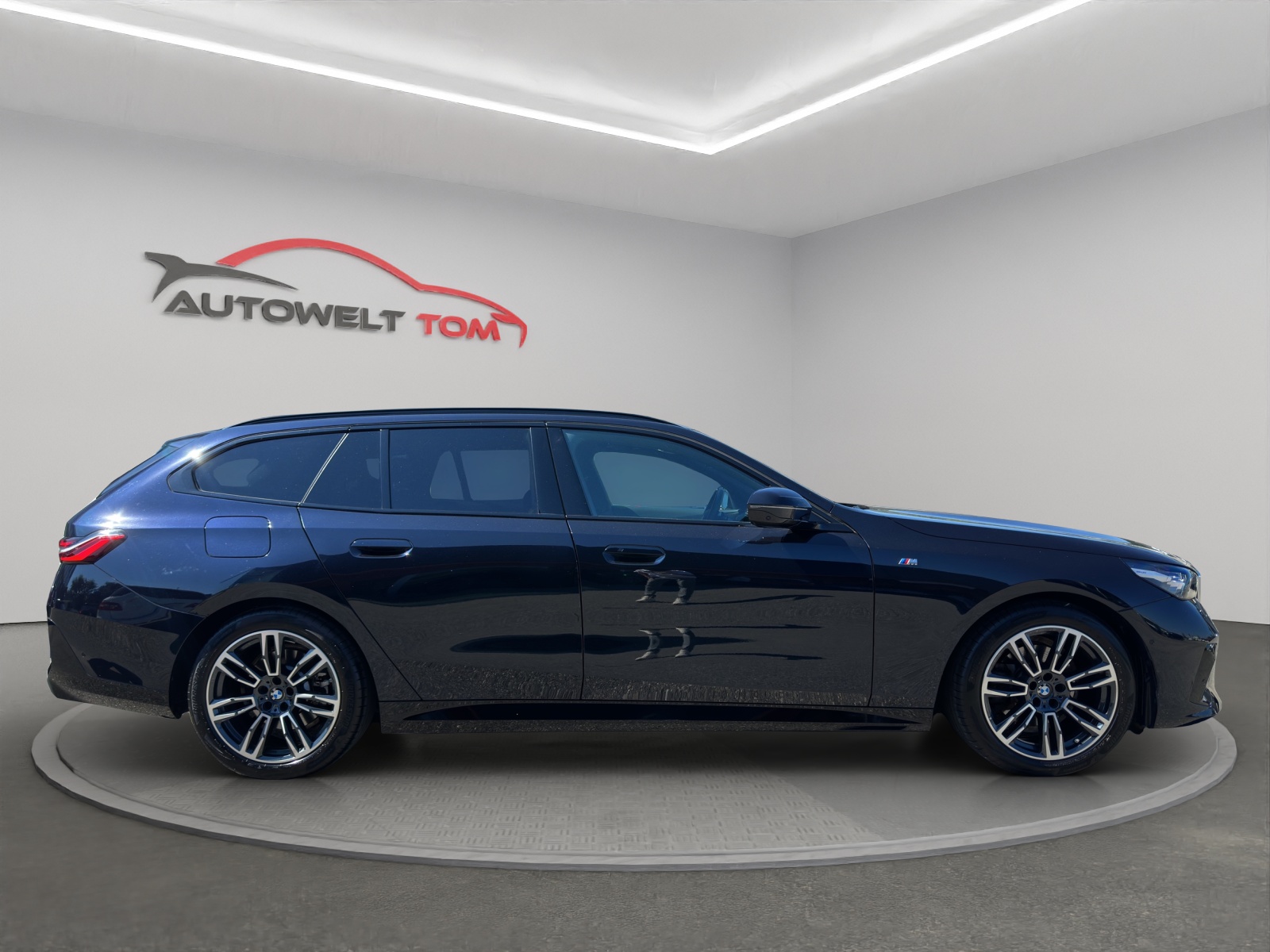 BMW 520d xDrive 48V Touring M Sport *CH*gratis Service*-image-7