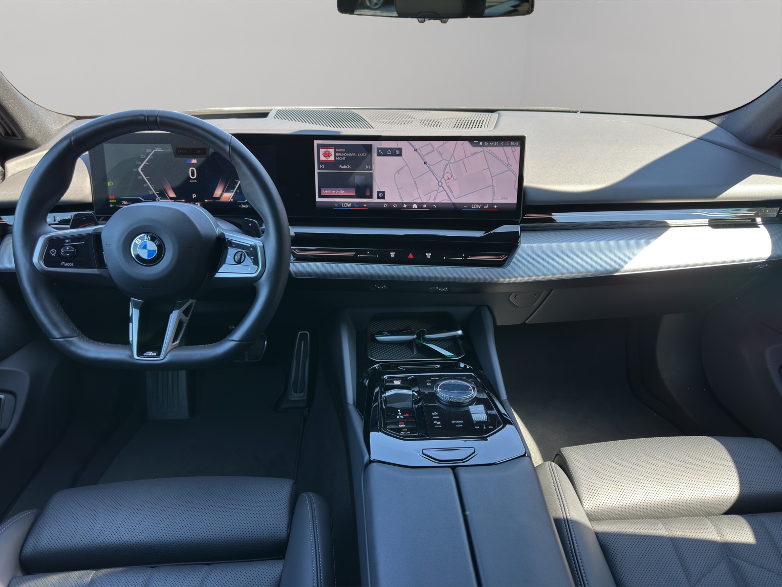 BMW 520d xDrive 48V Touring M Sport *CH*gratis Service*-image-10