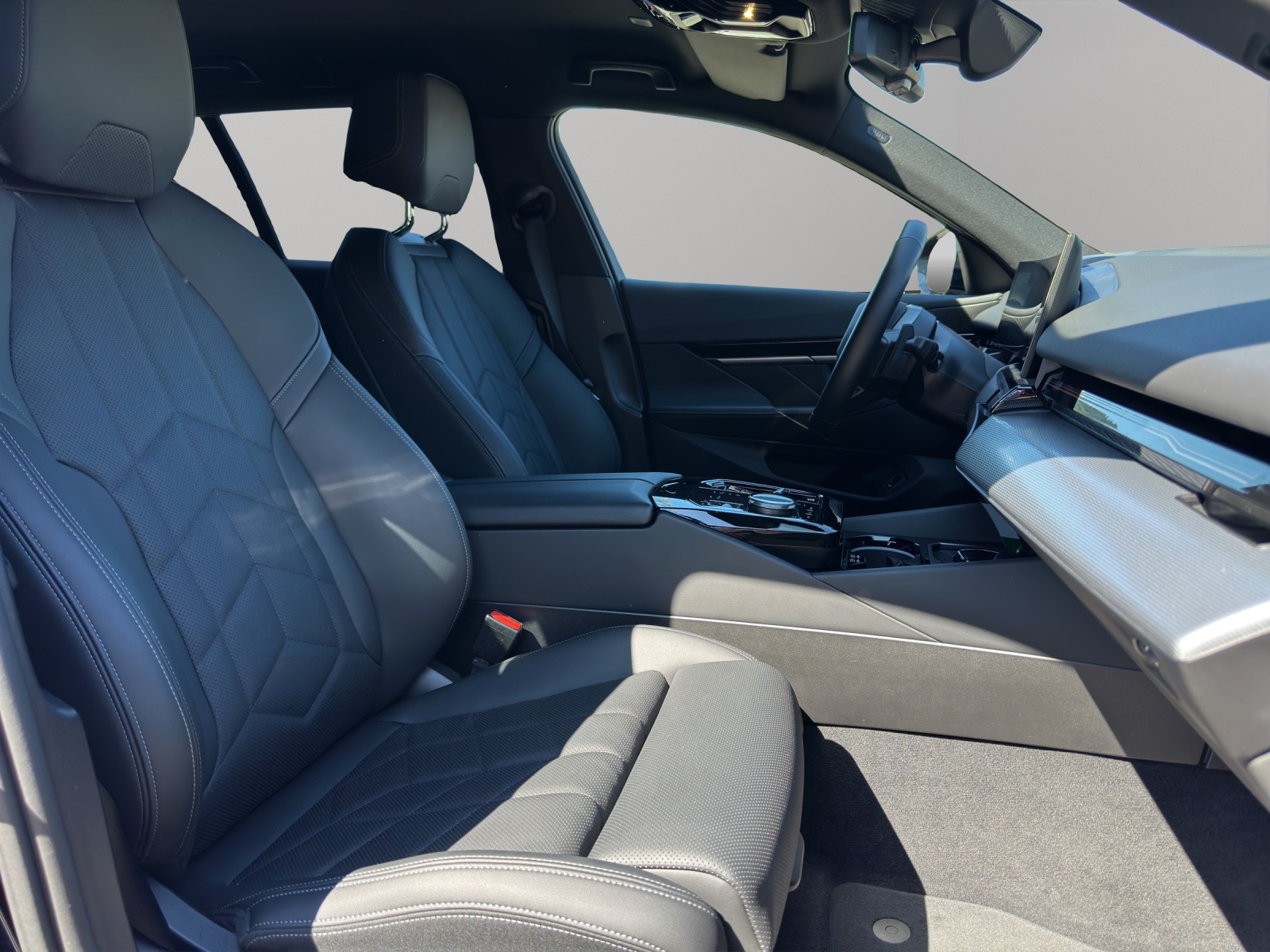 BMW 520d xDrive 48V Touring M Sport *CH*gratis Service*-image-13