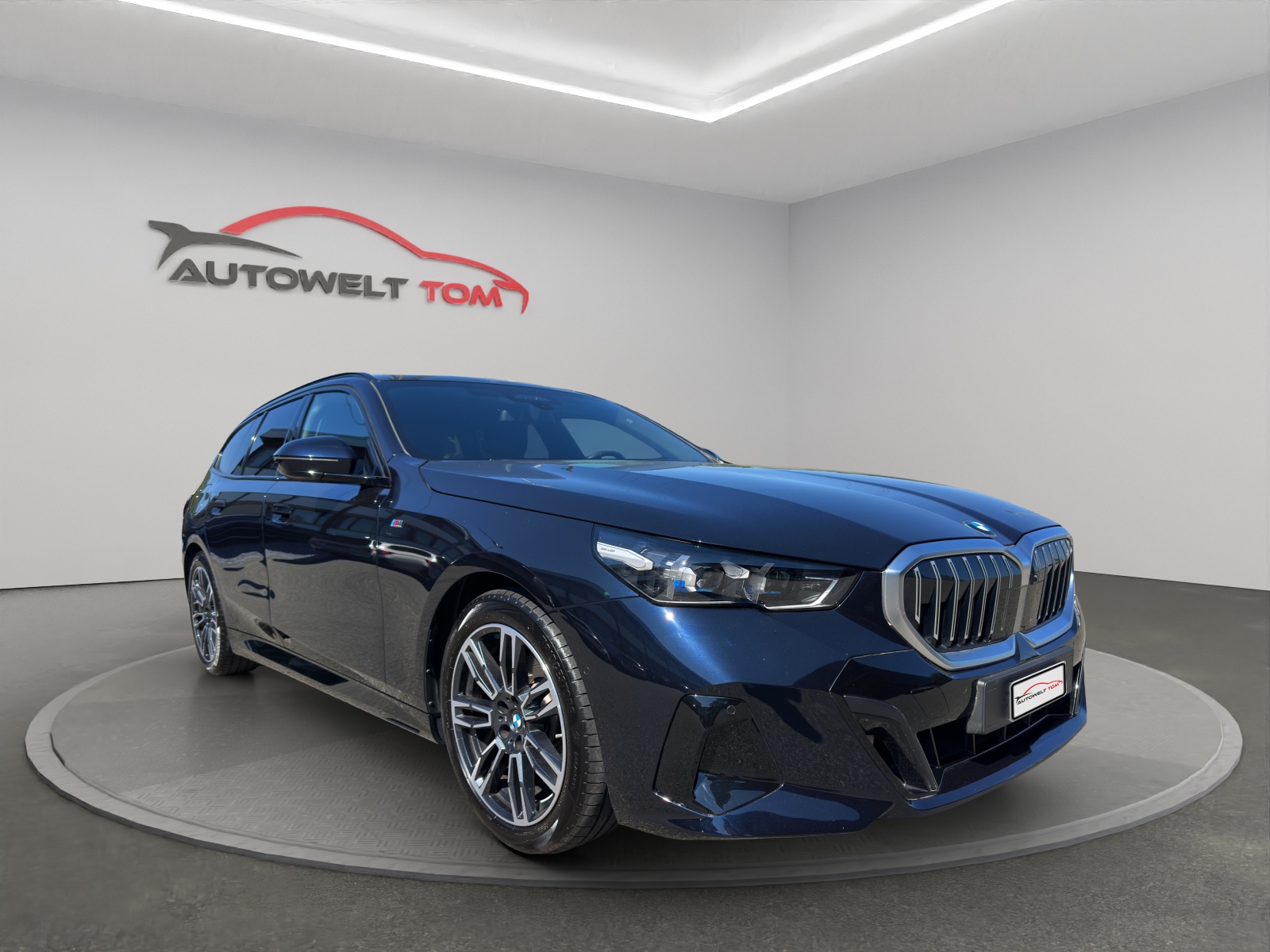 BMW 520d xDrive 48V Touring M Sport *CH*gratis Service*-image-3