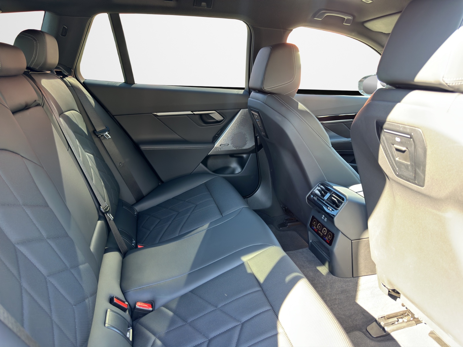 BMW 520d xDrive 48V Touring M Sport *CH*gratis Service*-image-14
