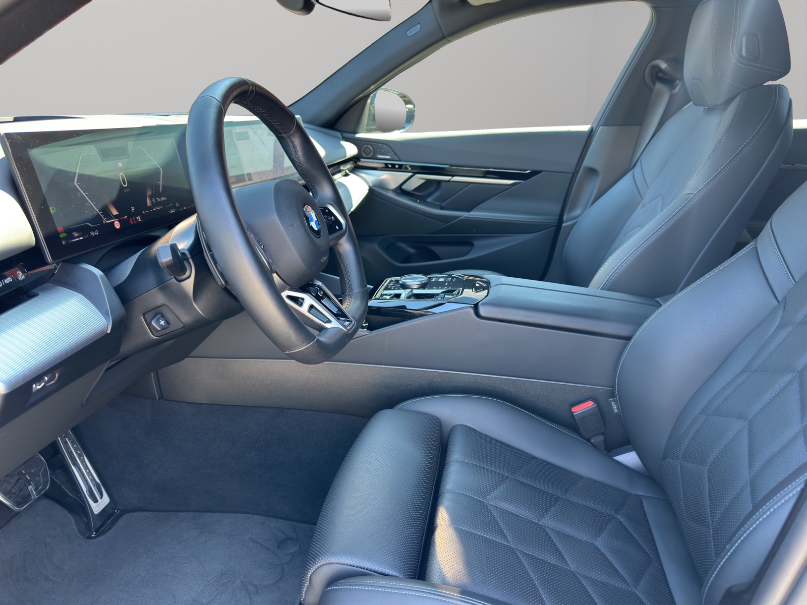 BMW 520d xDrive 48V Touring M Sport *CH*gratis Service*-image-8