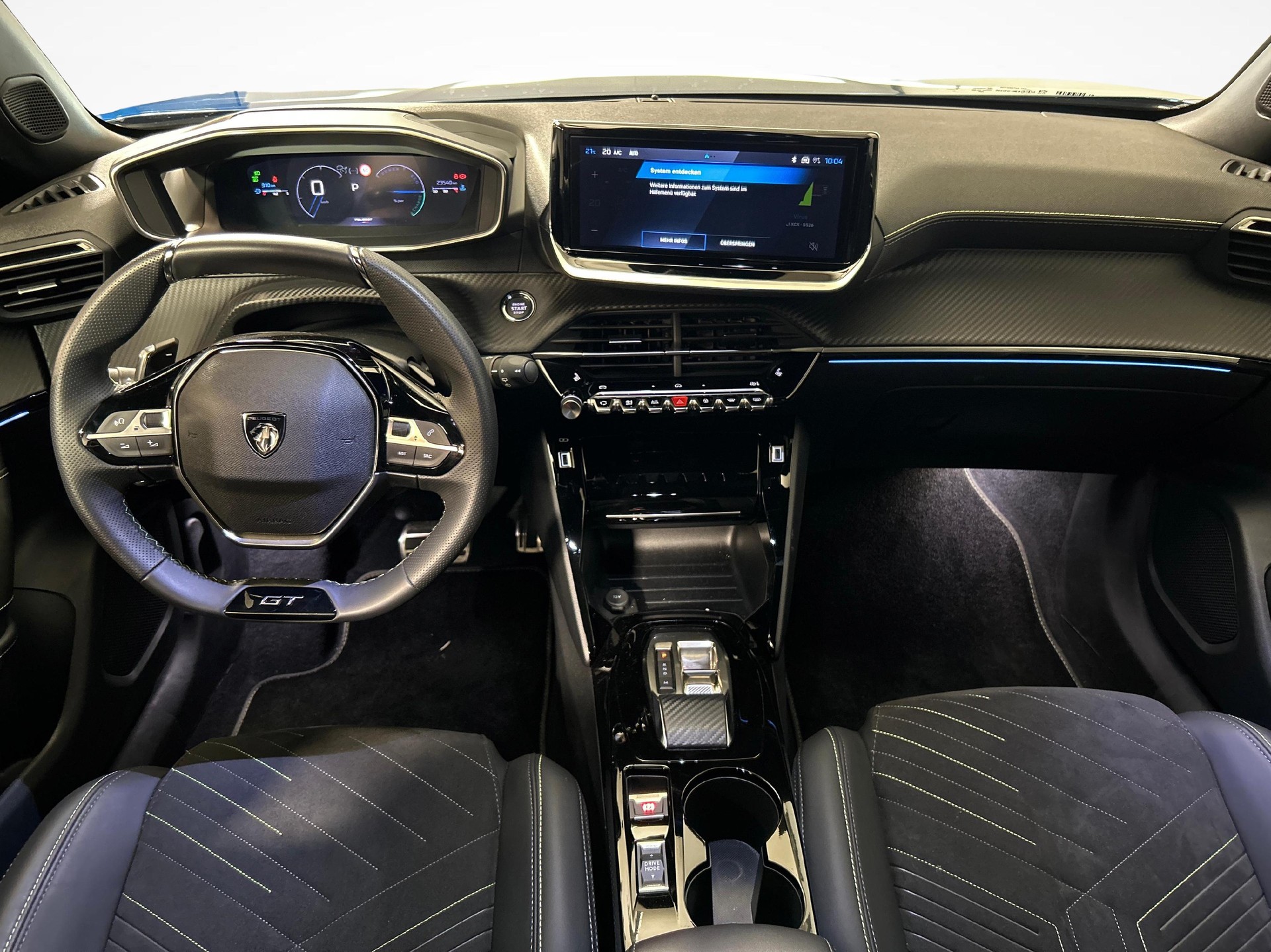 PEUGEOT 2008 1.2 Hybrid 145 GT-image-6