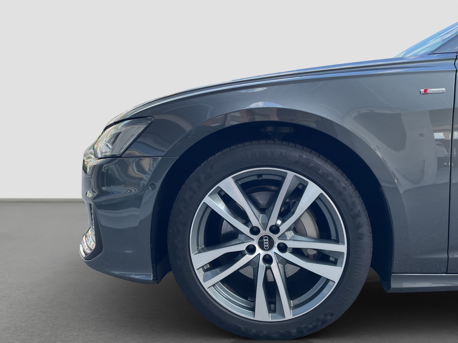 AUDI A6 Avant 45 TFSI Sport S-tronic quattro-image-4