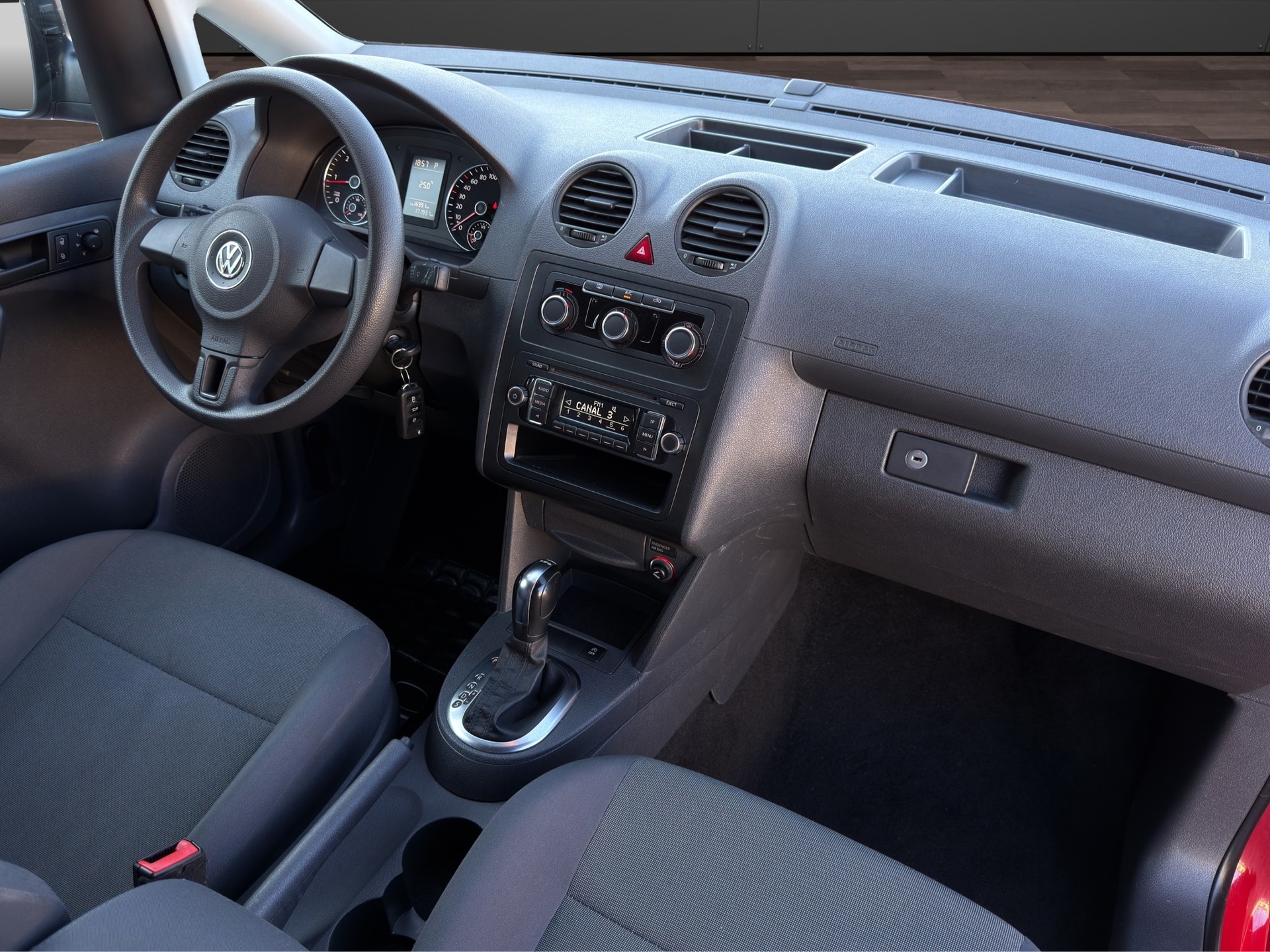 VW Caddy 1.6 TDI BlueMotion Technology DSG-image-17