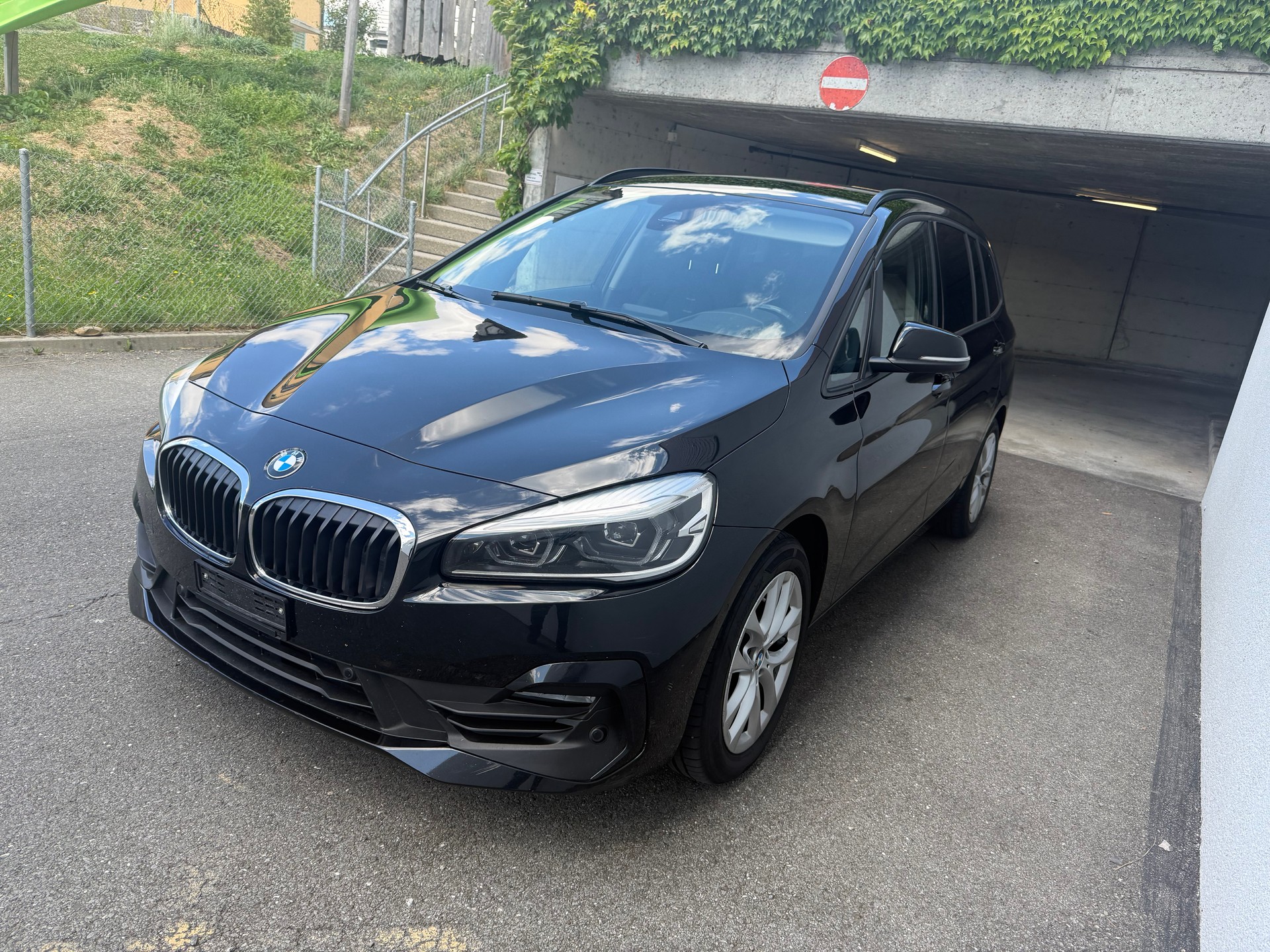 BMW 218d xDrive Gran Tourer Steptronic Luxury Line-image-4
