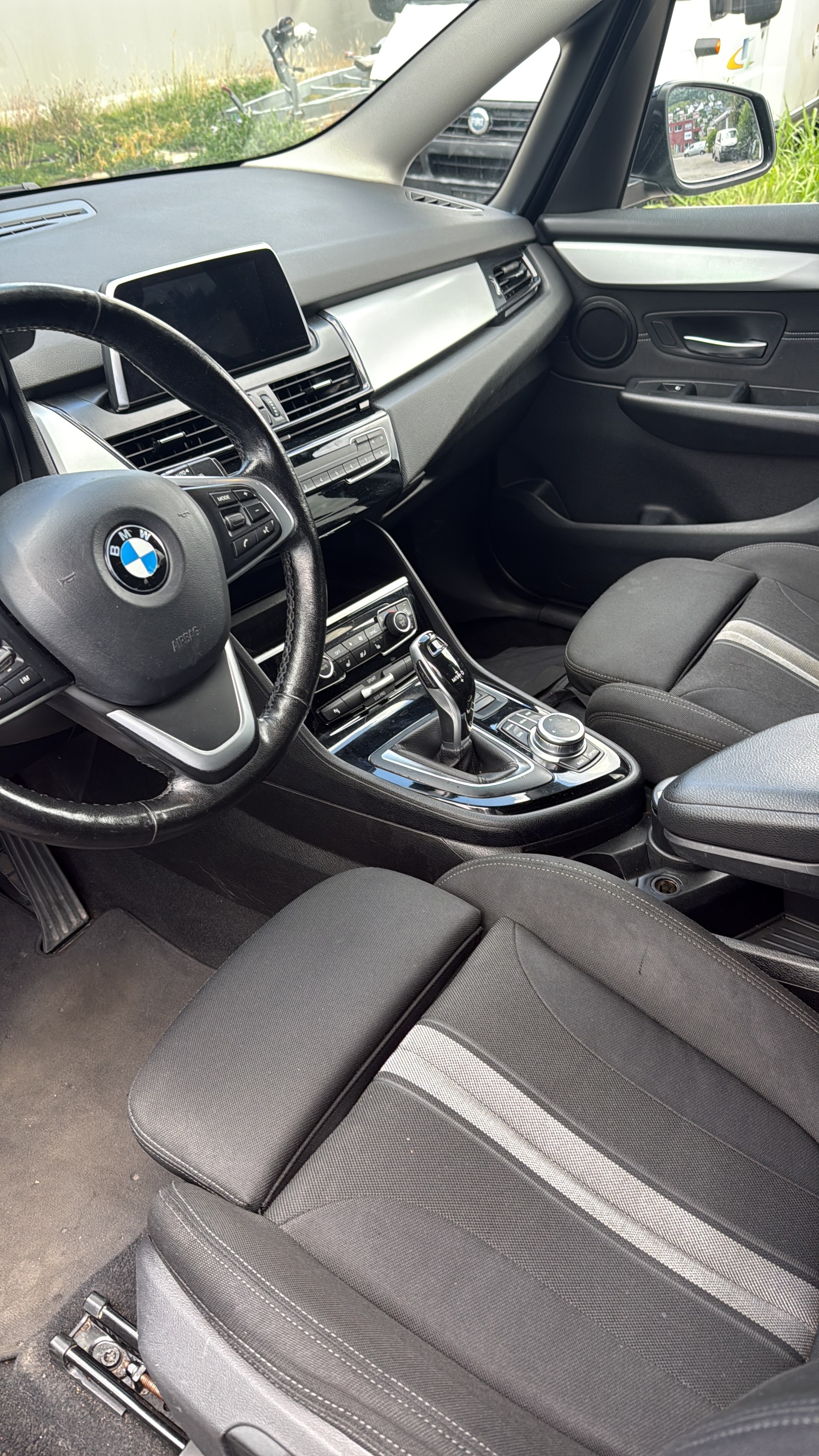 BMW 218d xDrive Gran Tourer Steptronic Luxury Line-image-12