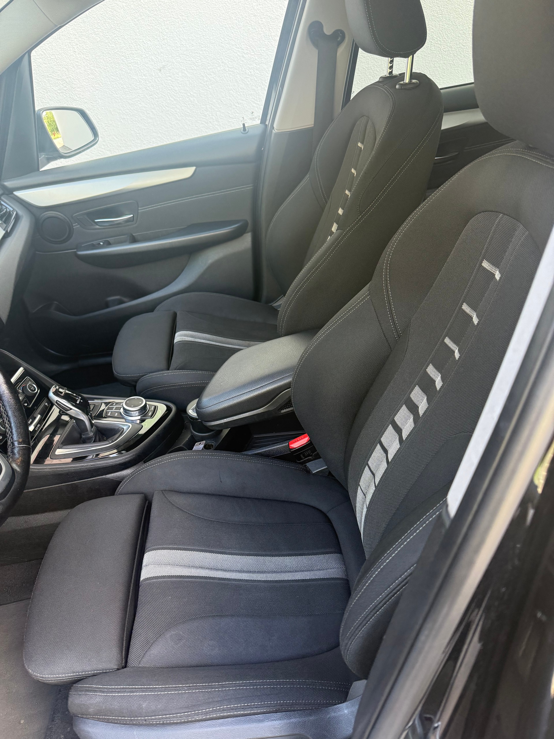 BMW 218d xDrive Gran Tourer Steptronic Luxury Line-image-9