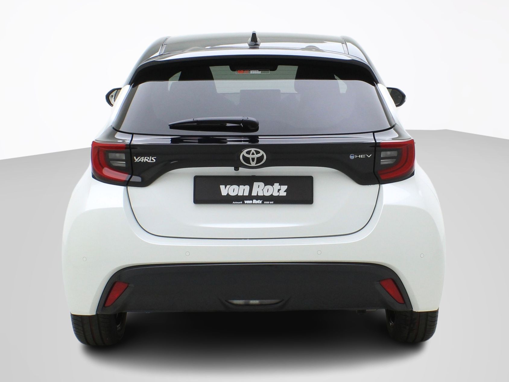 TOYOTA Yaris 1.5 VVT-i HSD Premium ** Panorama-Glasdach **-image-2