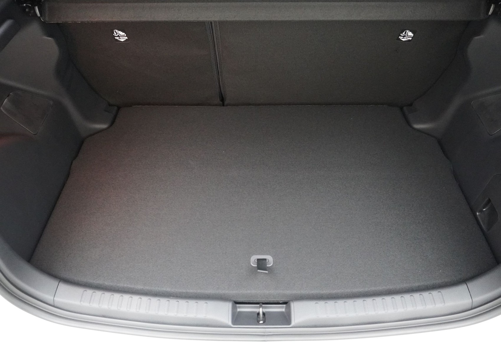 TOYOTA Yaris 1.5 VVT-i HSD Premium ** Panorama-Glasdach **-image-15