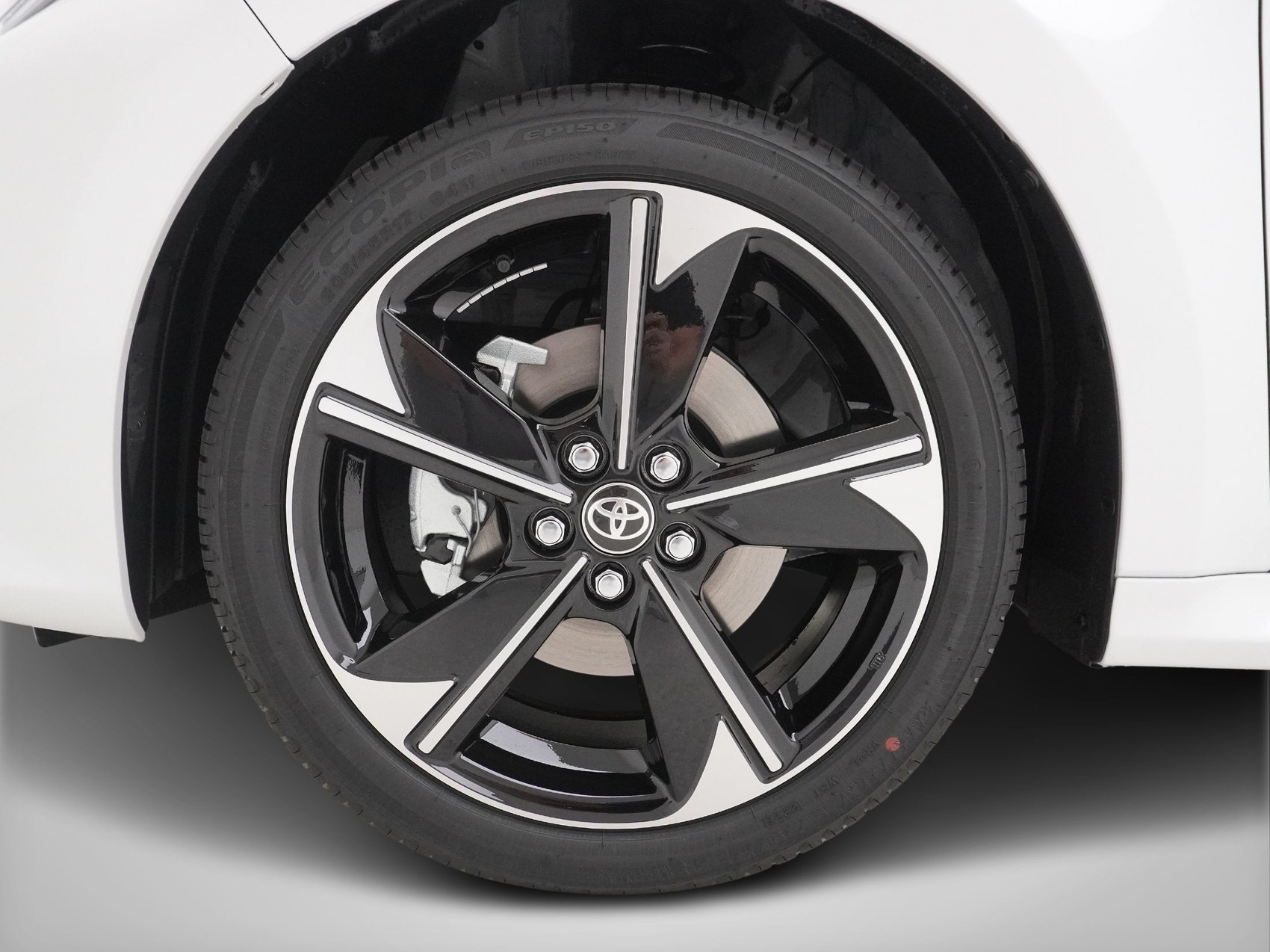 TOYOTA Yaris 1.5 VVT-i HSD Premium ** Panorama-Glasdach **-image-5