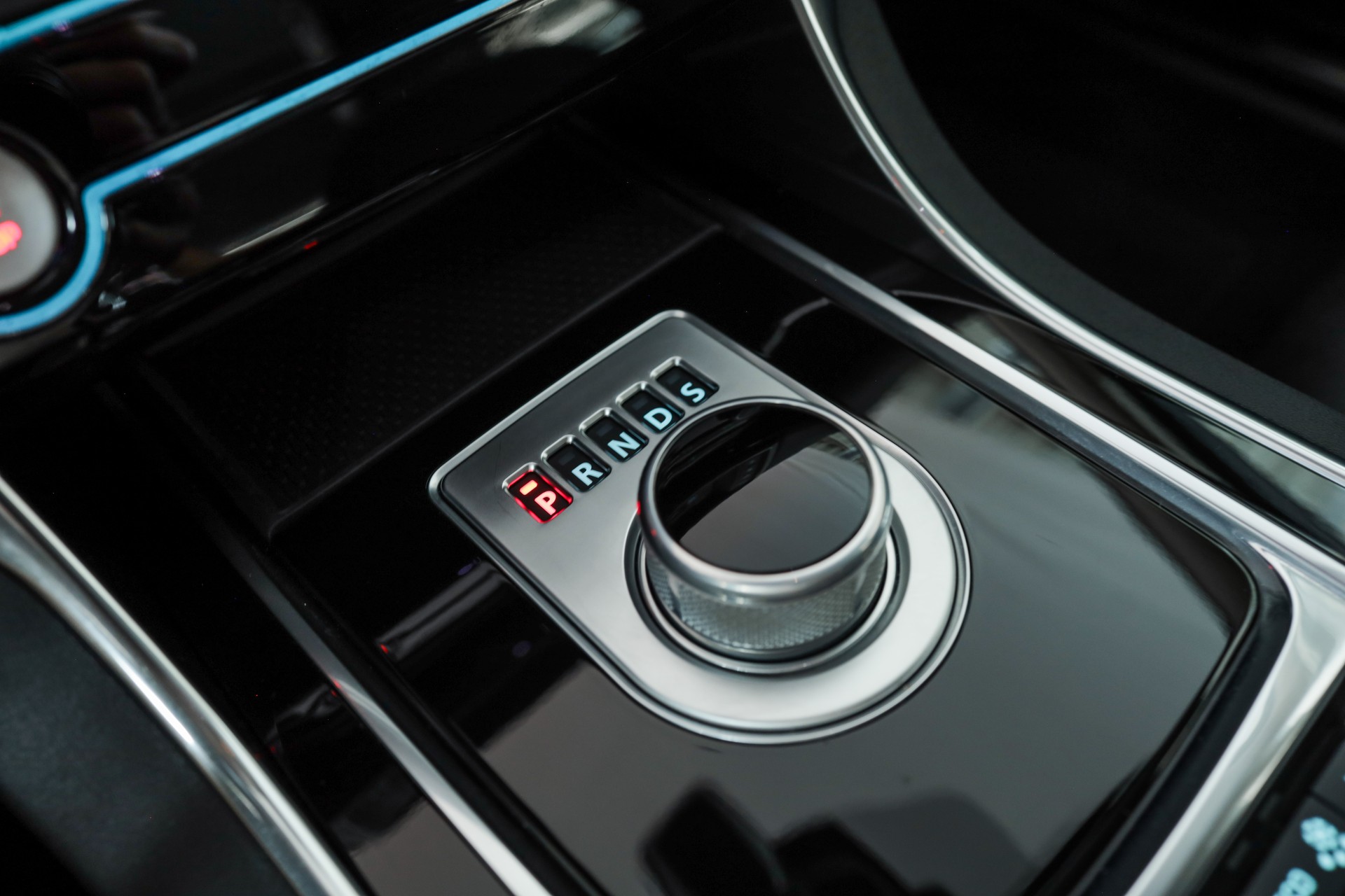 JAGUAR XE 20d Prestige Automat-image-21