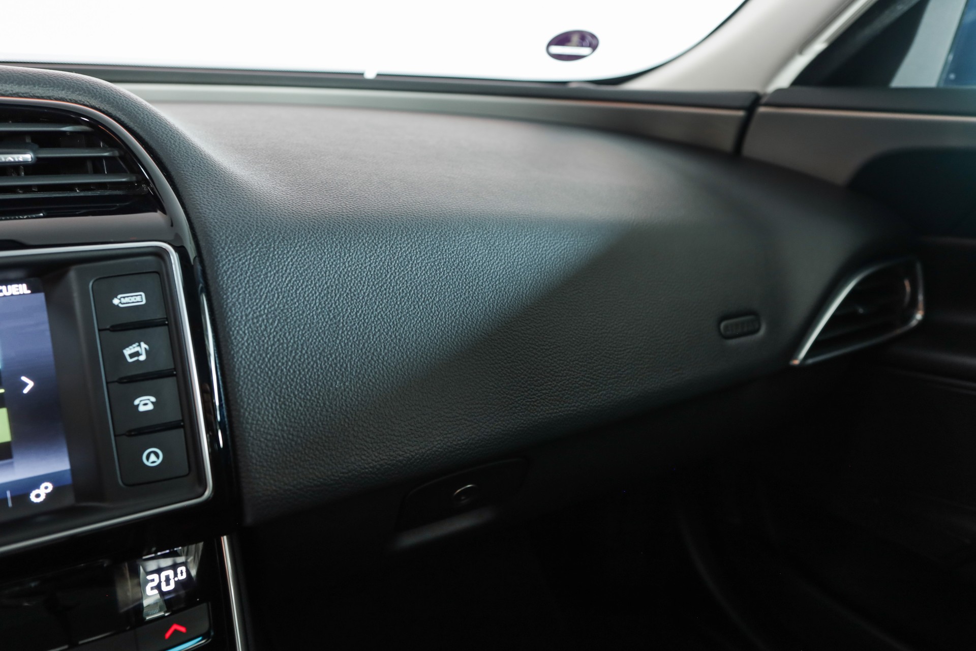 JAGUAR XE 20d Prestige Automat-image-23