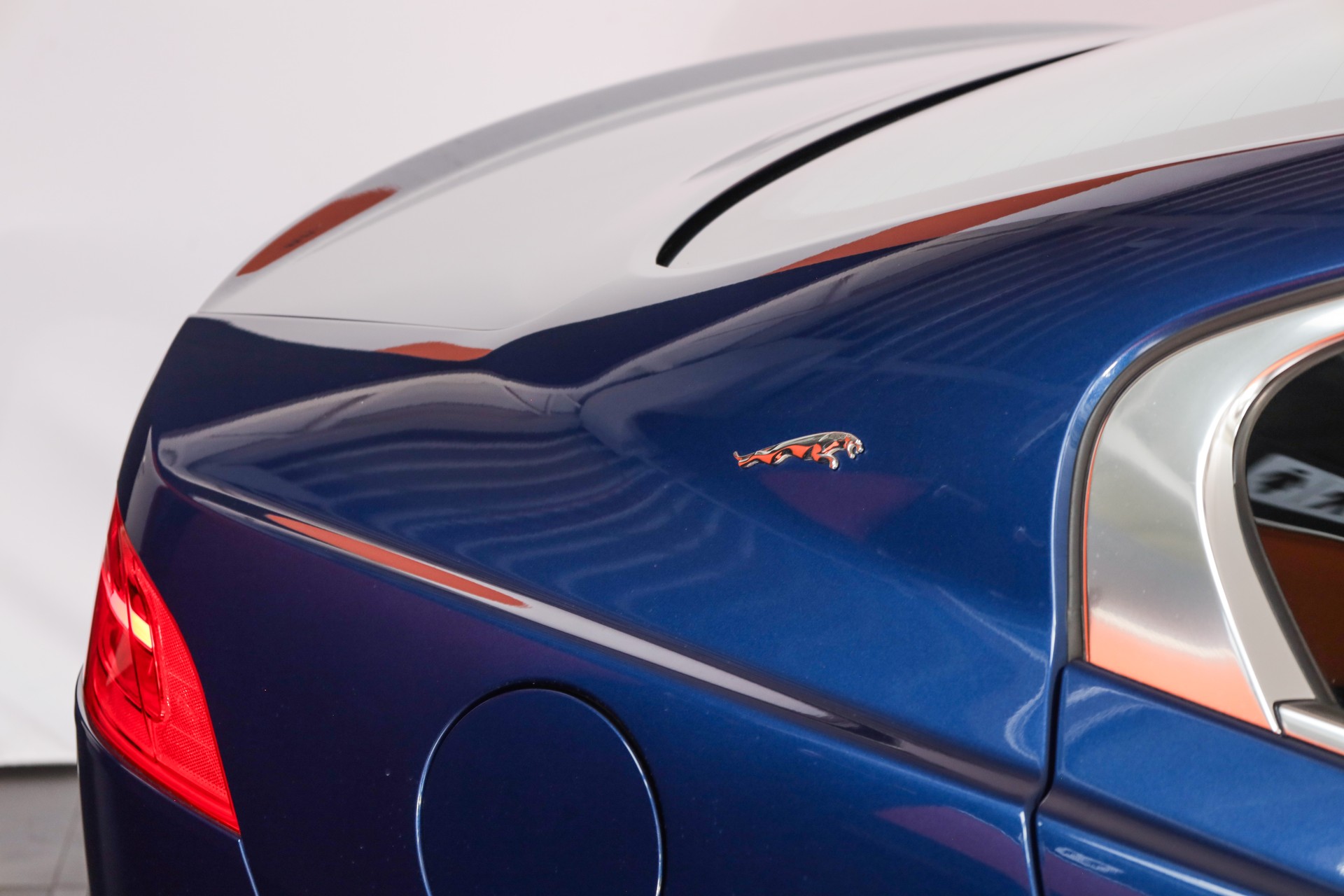 JAGUAR XE 20d Prestige Automat-image-8