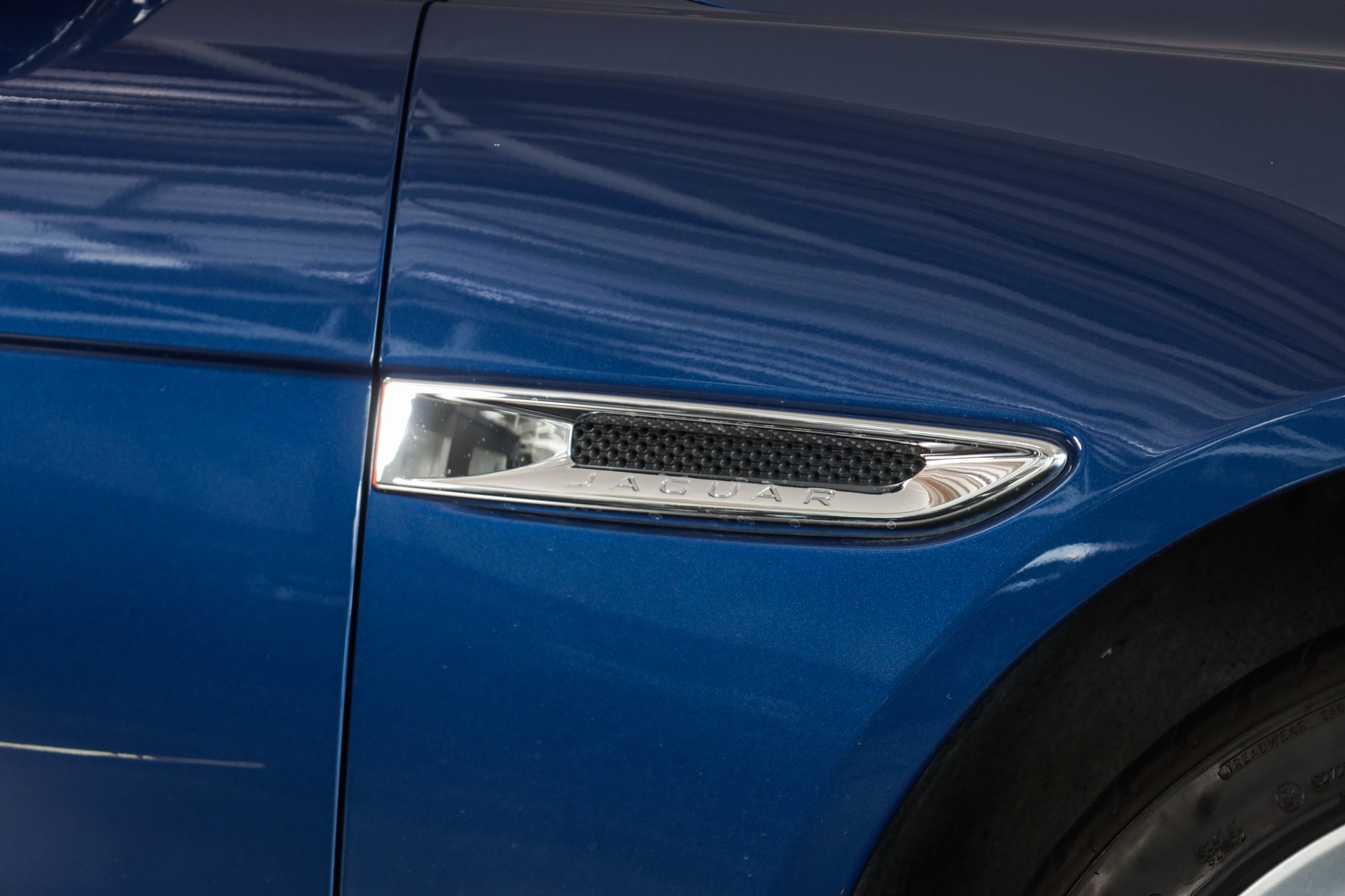 JAGUAR XE 20d Prestige Automat-image-9