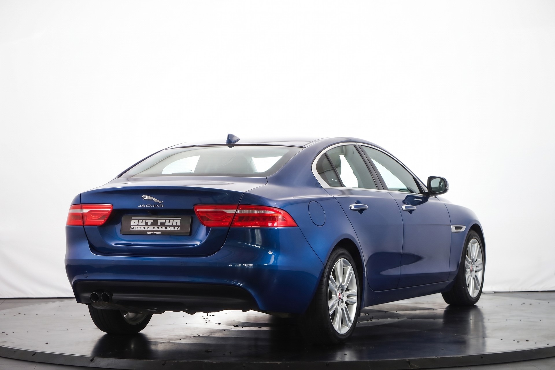 JAGUAR XE 20d Prestige Automat-image-3