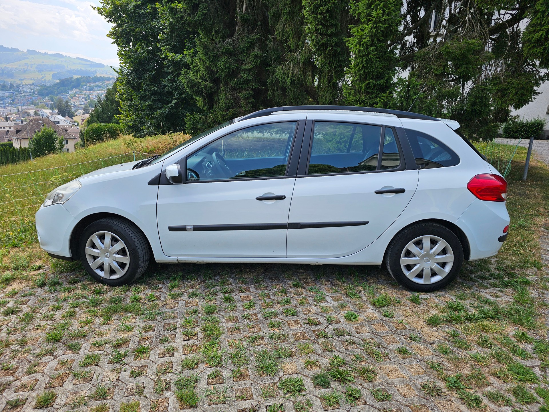 RENAULT 1.2 16V 75 Expression-image-0