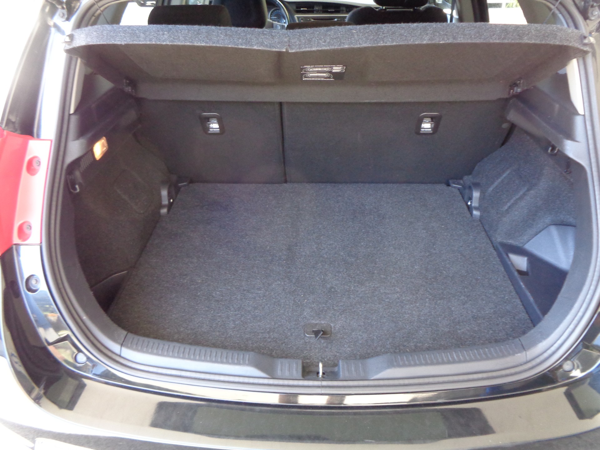 TOYOTA Auris 1.8 16V HSD Linea Trend-image-4