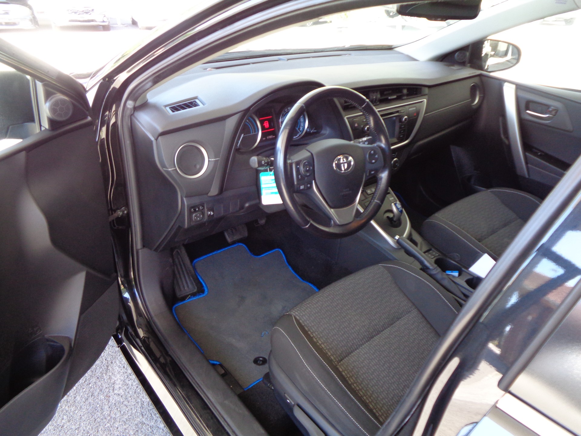 TOYOTA Auris 1.8 16V HSD Linea Trend-image-6