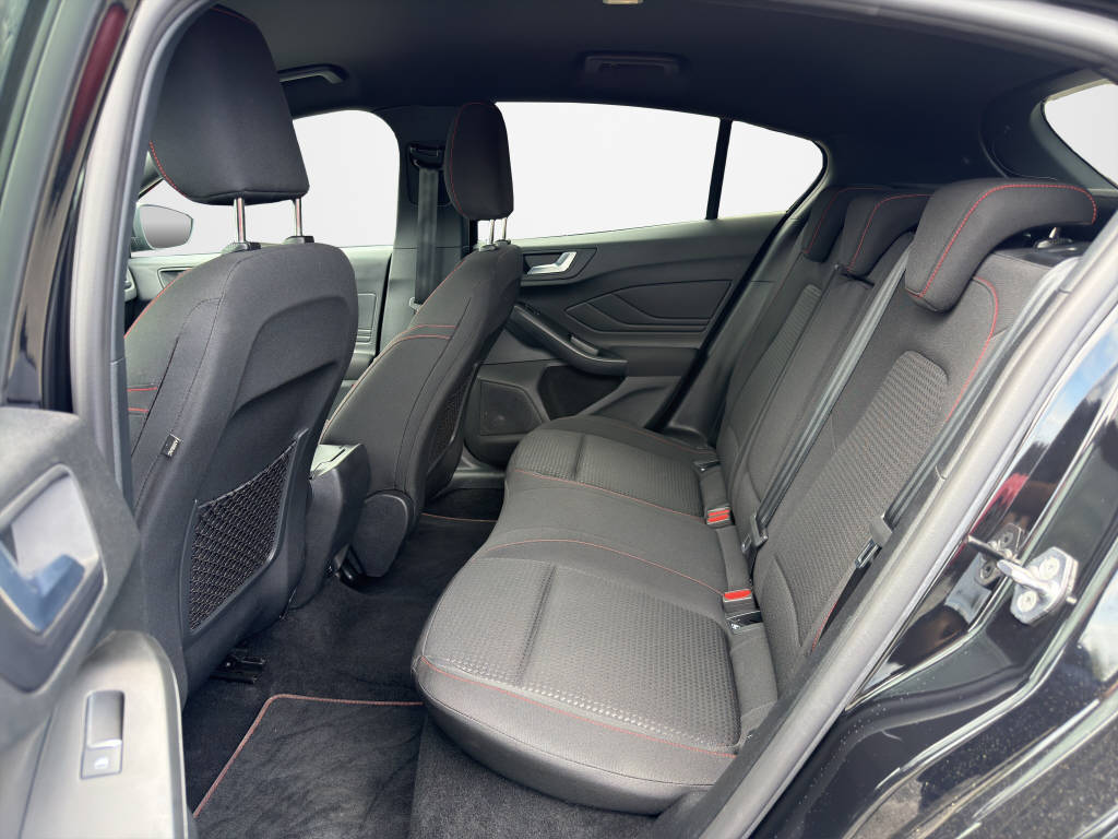 FORD Focus 1.0i EcoB Hybrid 125 ST-Line X-image-13