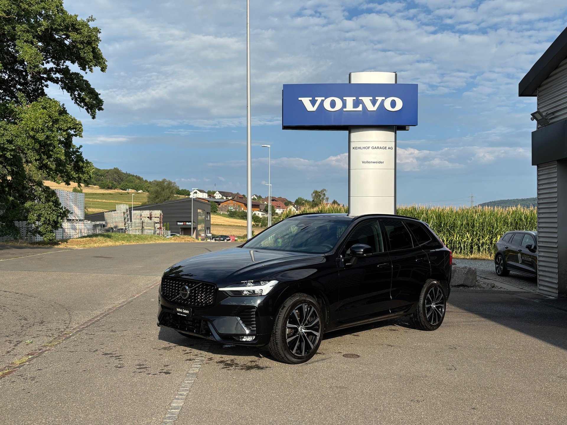 VOLVO XC60 2.0 B5 MH Ultimate Dark AWD-image-0