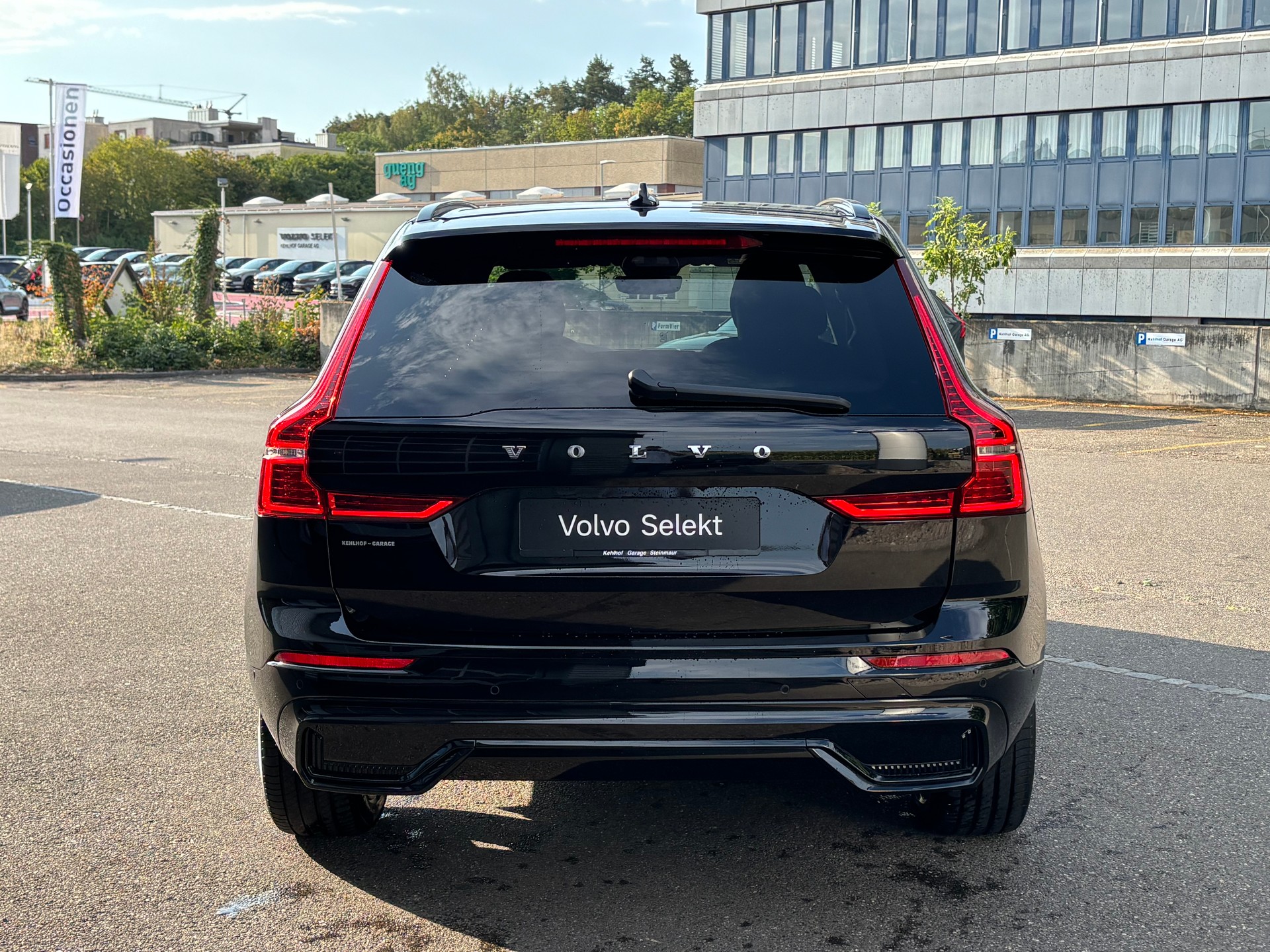 VOLVO XC60 2.0 B5 MH Ultimate Dark AWD-image-9