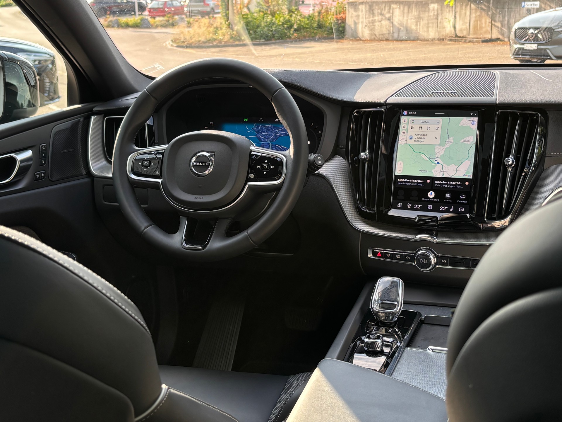 VOLVO XC60 2.0 B5 MH Ultimate Dark AWD-image-14