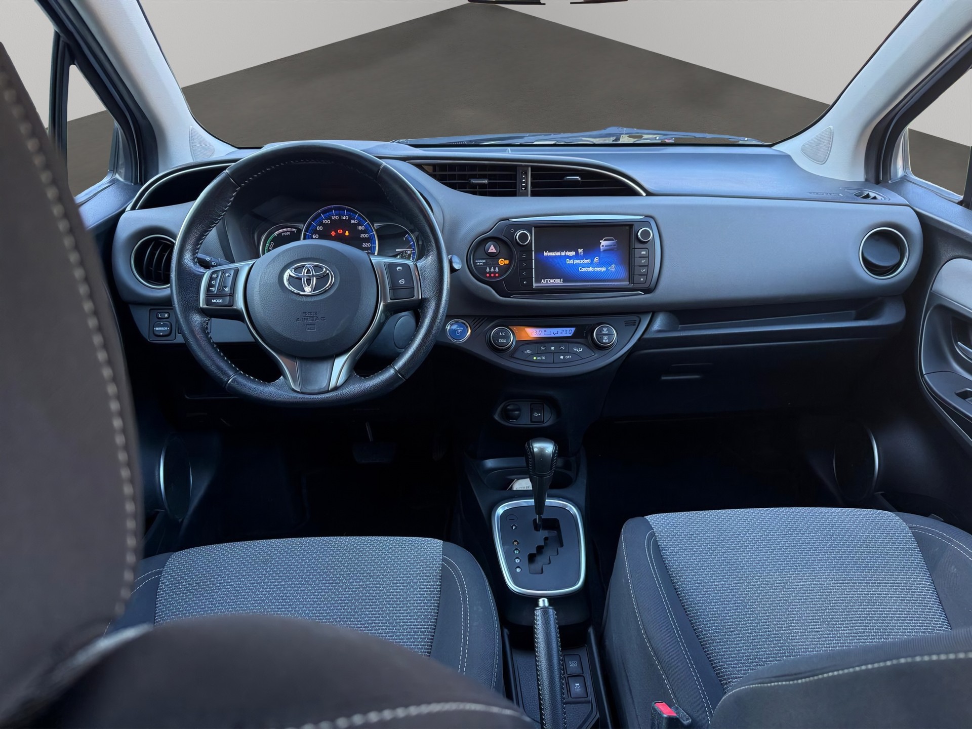 TOYOTA Yaris 1.5 VVT-i Hybrid Trend e-CVT-image-9
