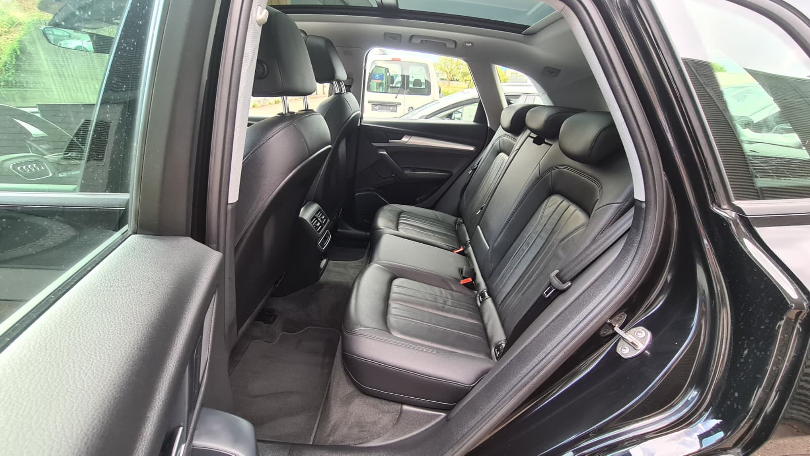 AUDI Q5 40 TDI quattro S-tronic ** Virtual Cokpit Plus ** Leder sitze ** PR-Glassdach ** RF-Kamera** Fahrer Assistens Paket **-image-17