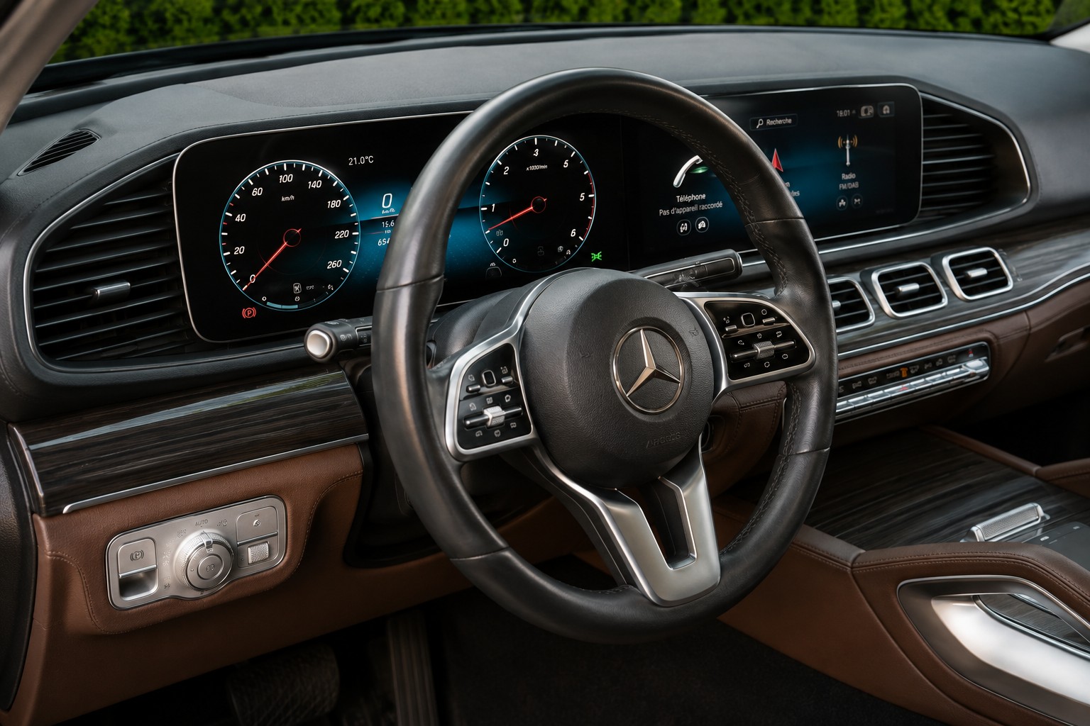 MERCEDES-BENZ GLE 300 d AMG Line 4matic-image-5