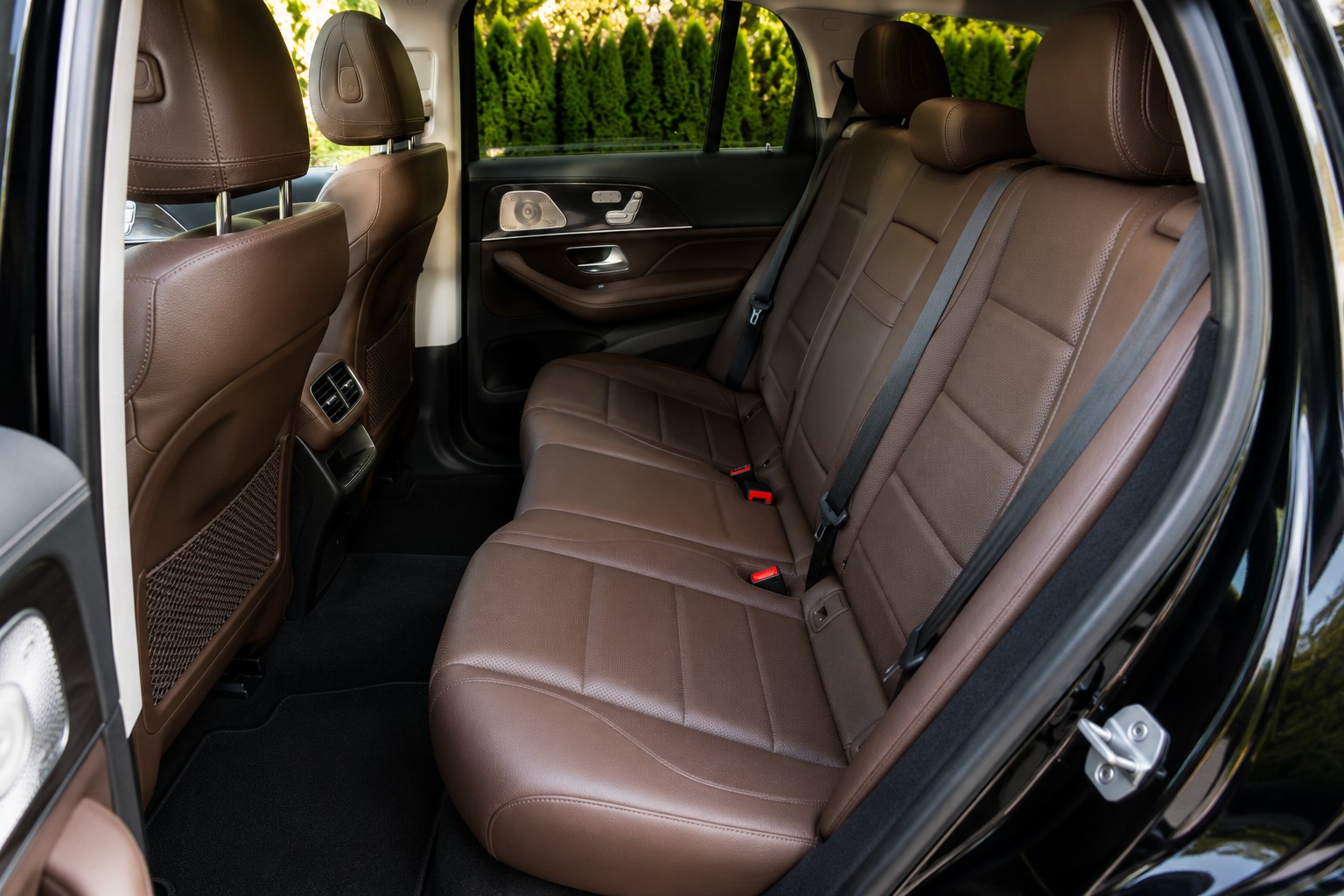 MERCEDES-BENZ GLE 300 d AMG Line 4matic-image-4