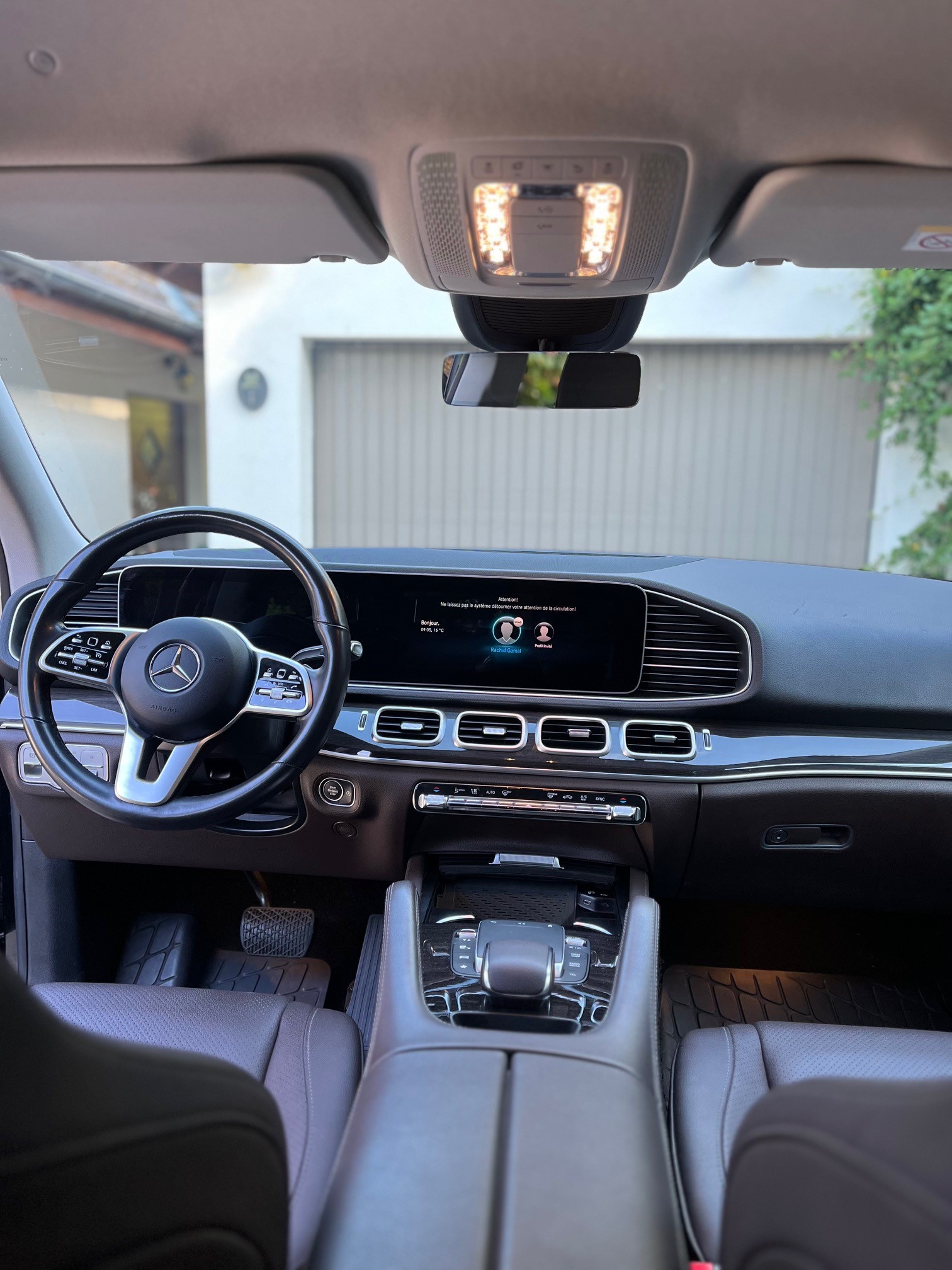 MERCEDES-BENZ GLE 300 d AMG Line 4matic-image-4