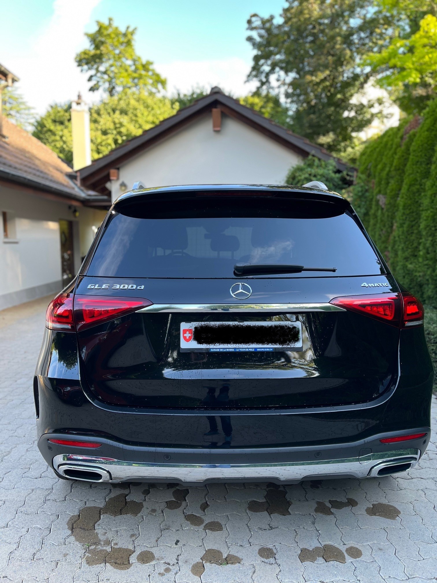 MERCEDES-BENZ GLE 300 d AMG Line 4matic-image-2
