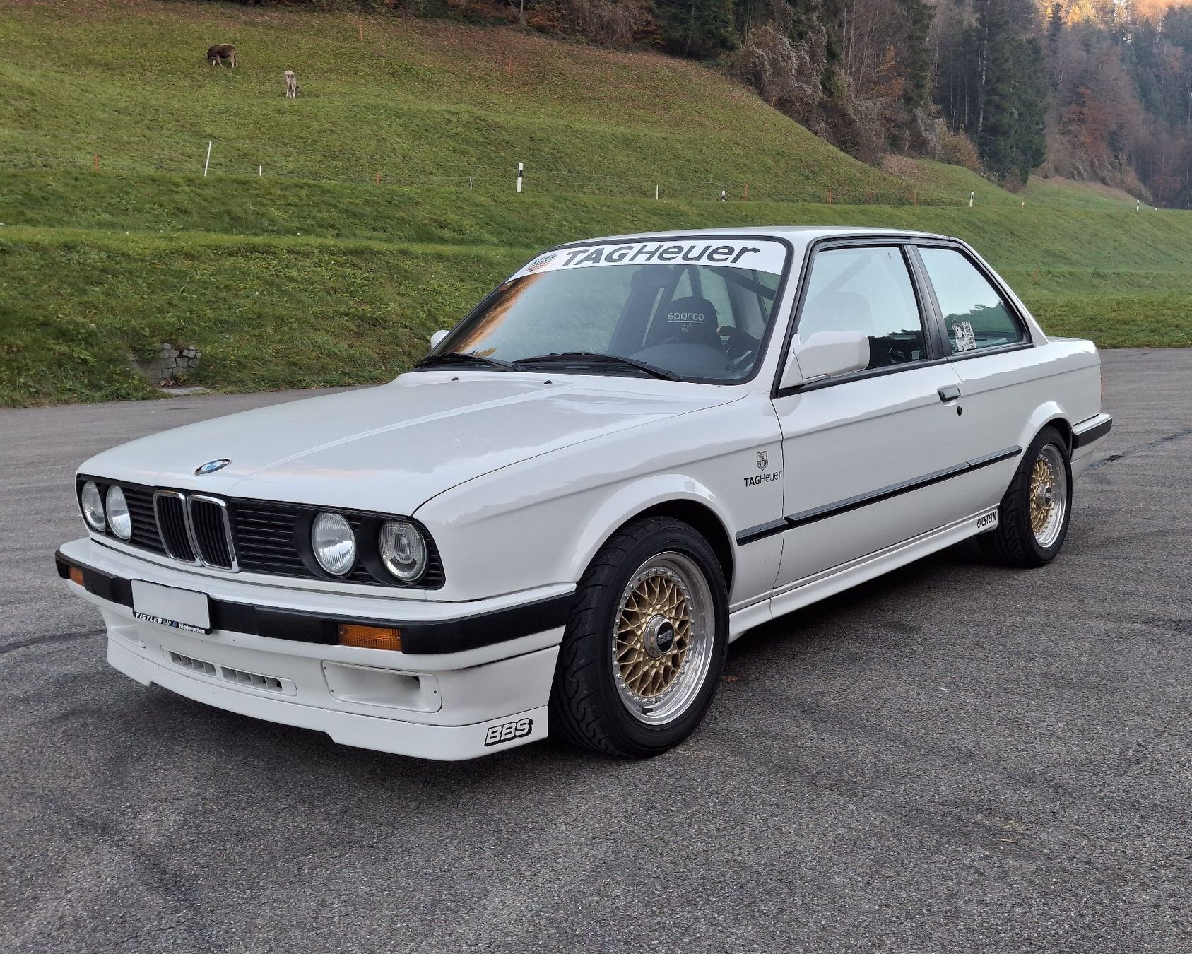 BMW 325i-image-0