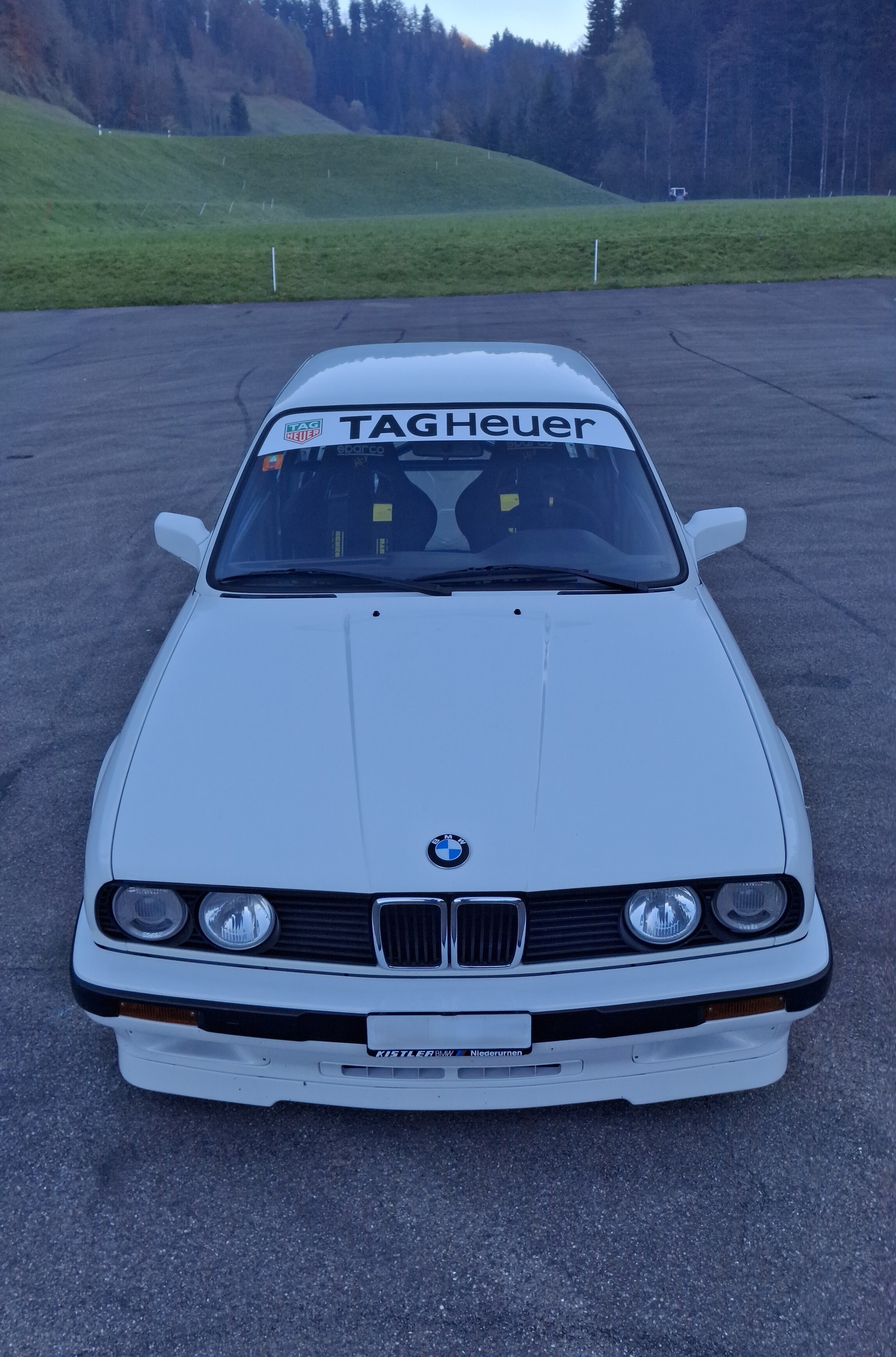 BMW 325i-image-2