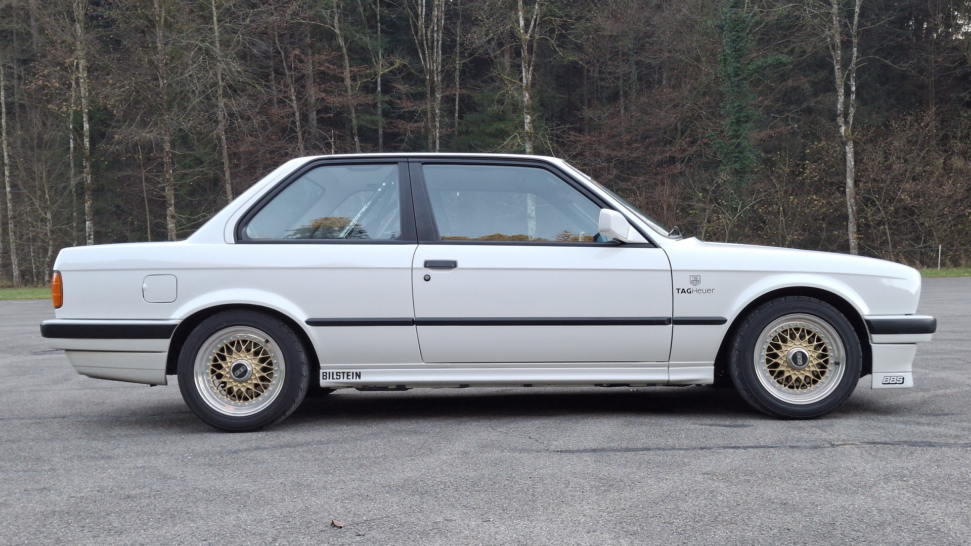 BMW 325i-image-5