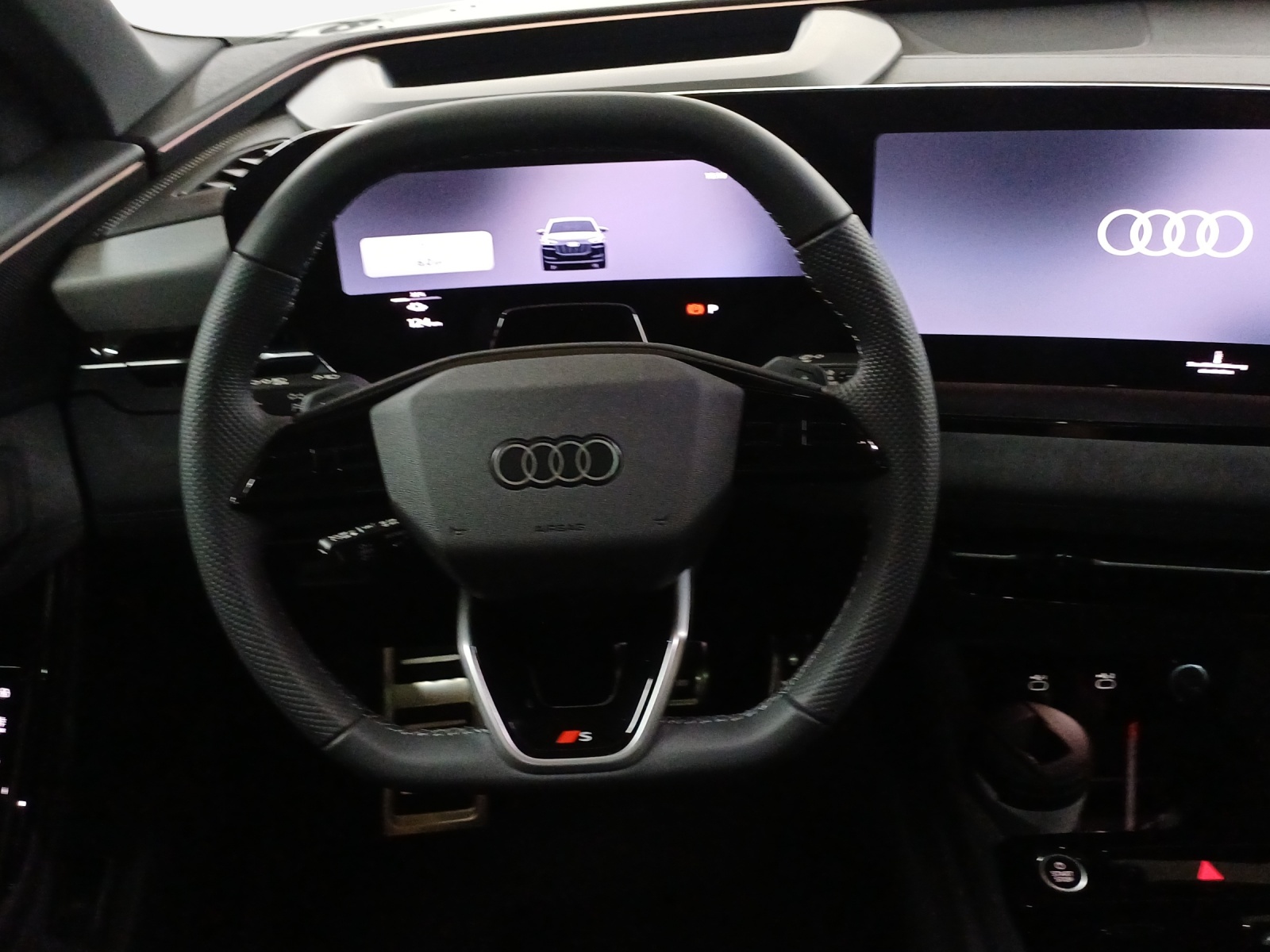 AUDI Q6 Sportback e-tron quattro-image-9