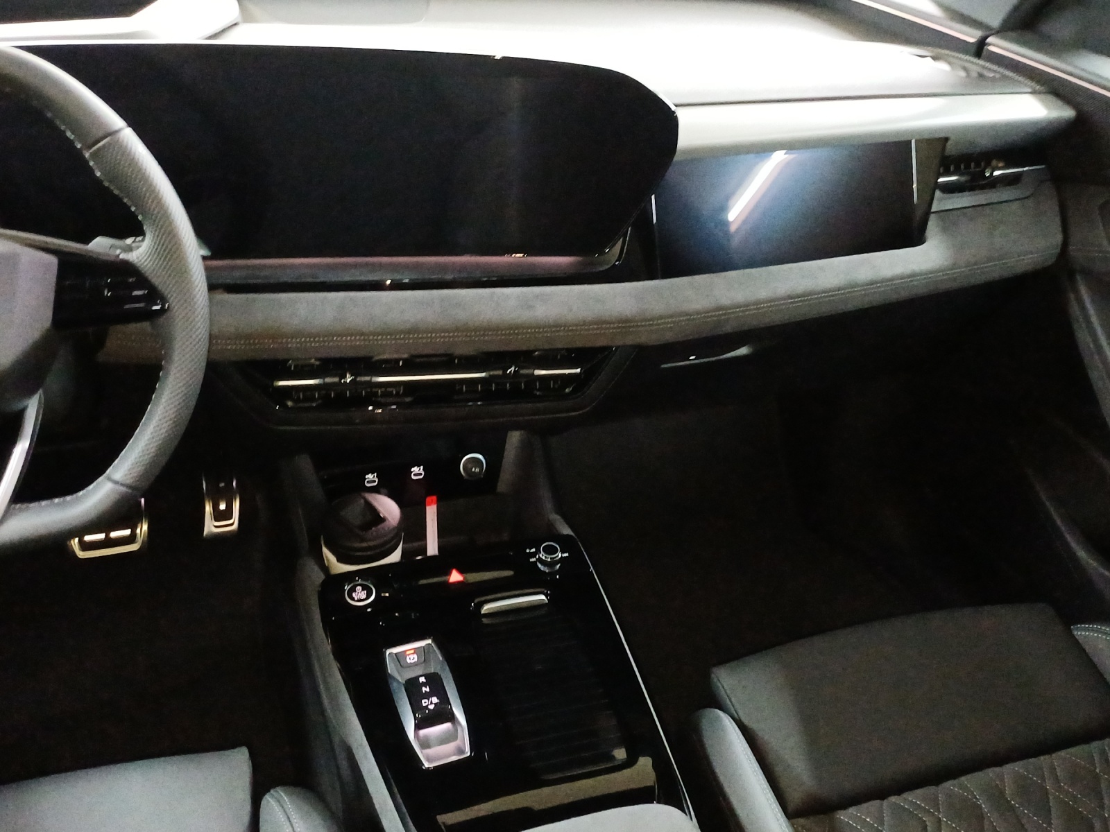 AUDI Q6 Sportback e-tron quattro-image-10