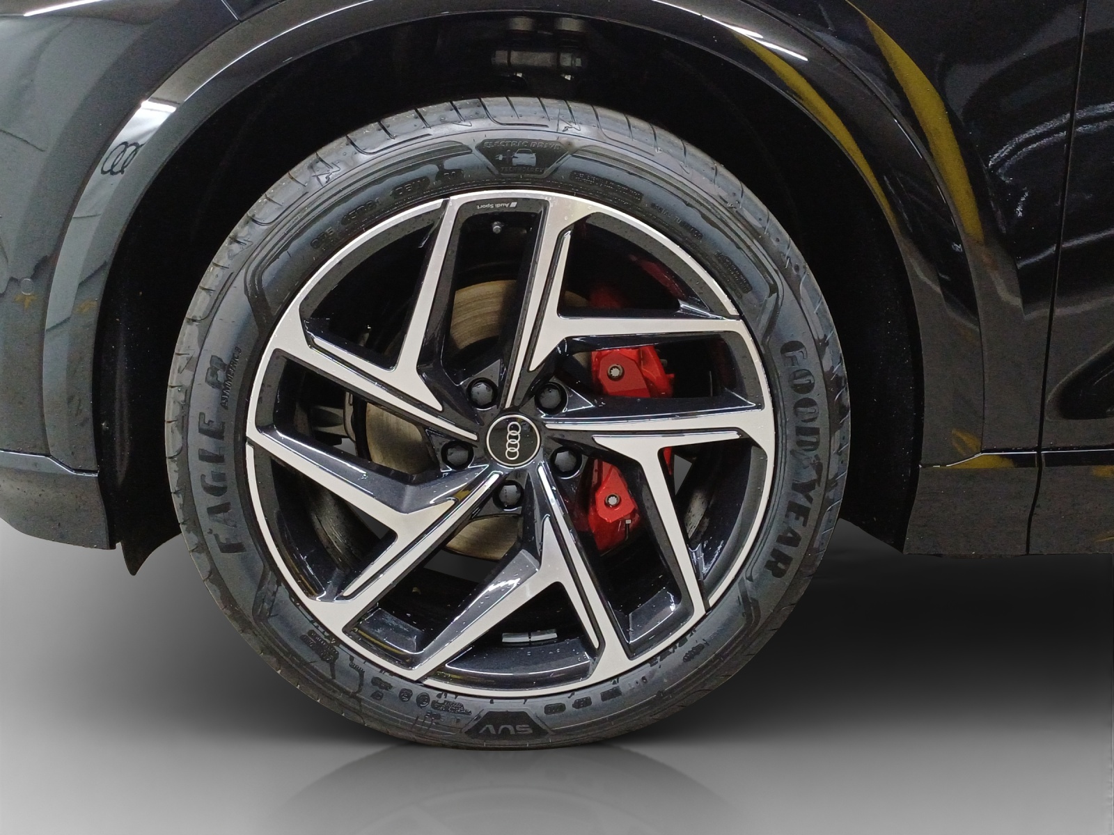 AUDI Q6 Sportback e-tron quattro-image-15