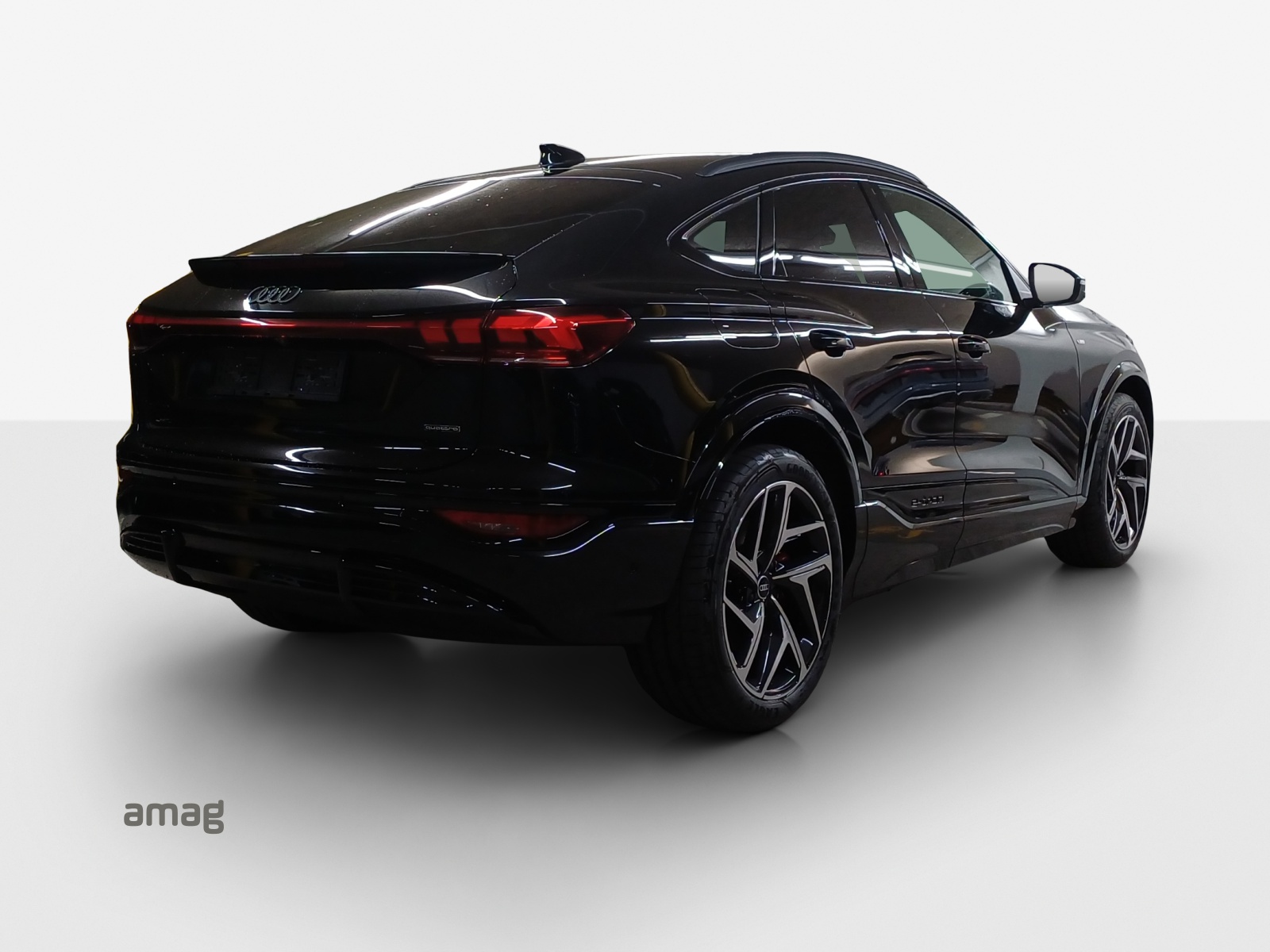 AUDI Q6 Sportback e-tron quattro-image-4