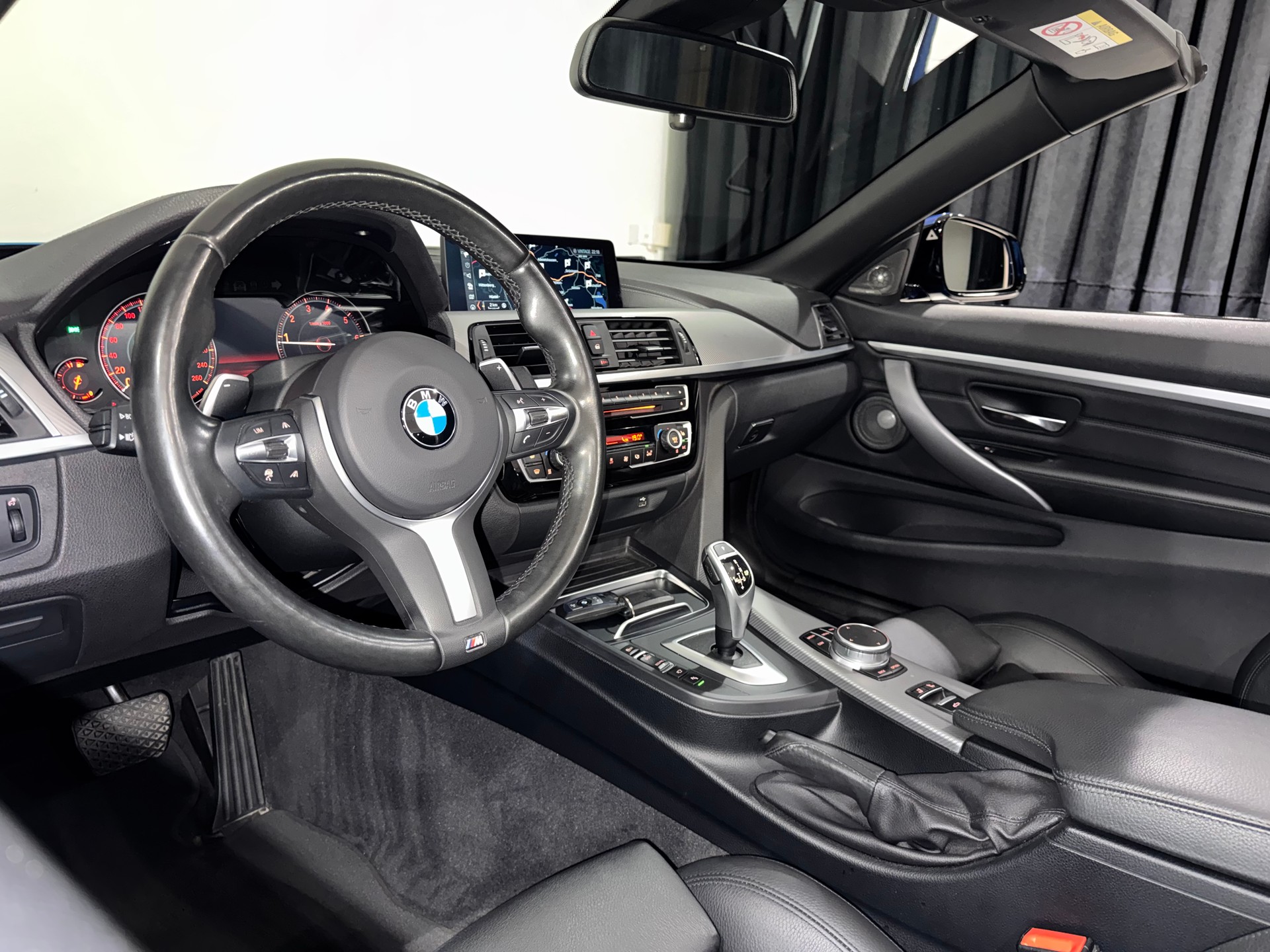 BMW 440i Cabriolet xDrive M Sport Individual Steptronic | 1.Hand | CH |-image-22