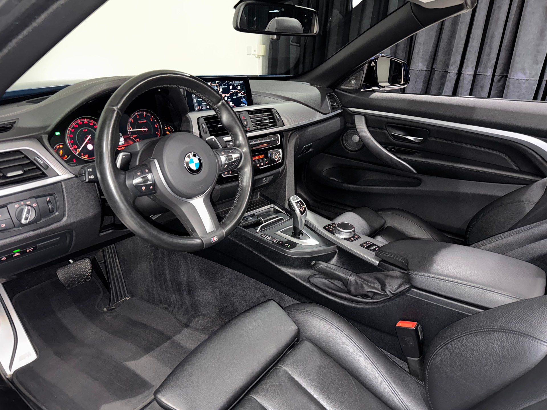 BMW 440i Cabriolet xDrive M Sport Individual Steptronic | 1.Hand | CH |-image-18