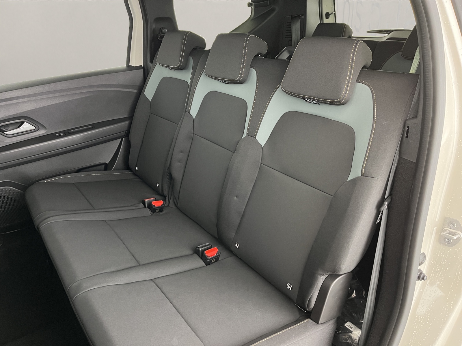 DACIA Jogger 1.8 Hybrid Extreme 7P-image-16