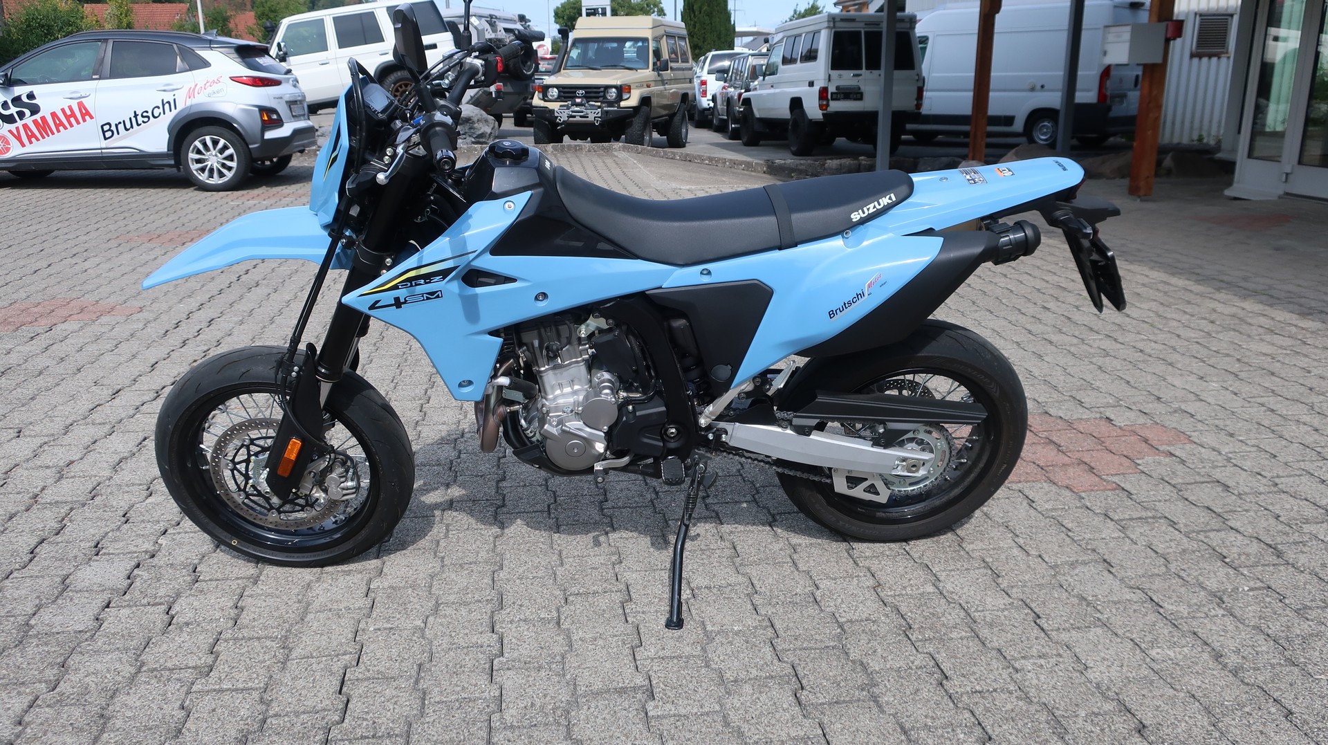 SUZUKI Monobike-showroom-element-1
